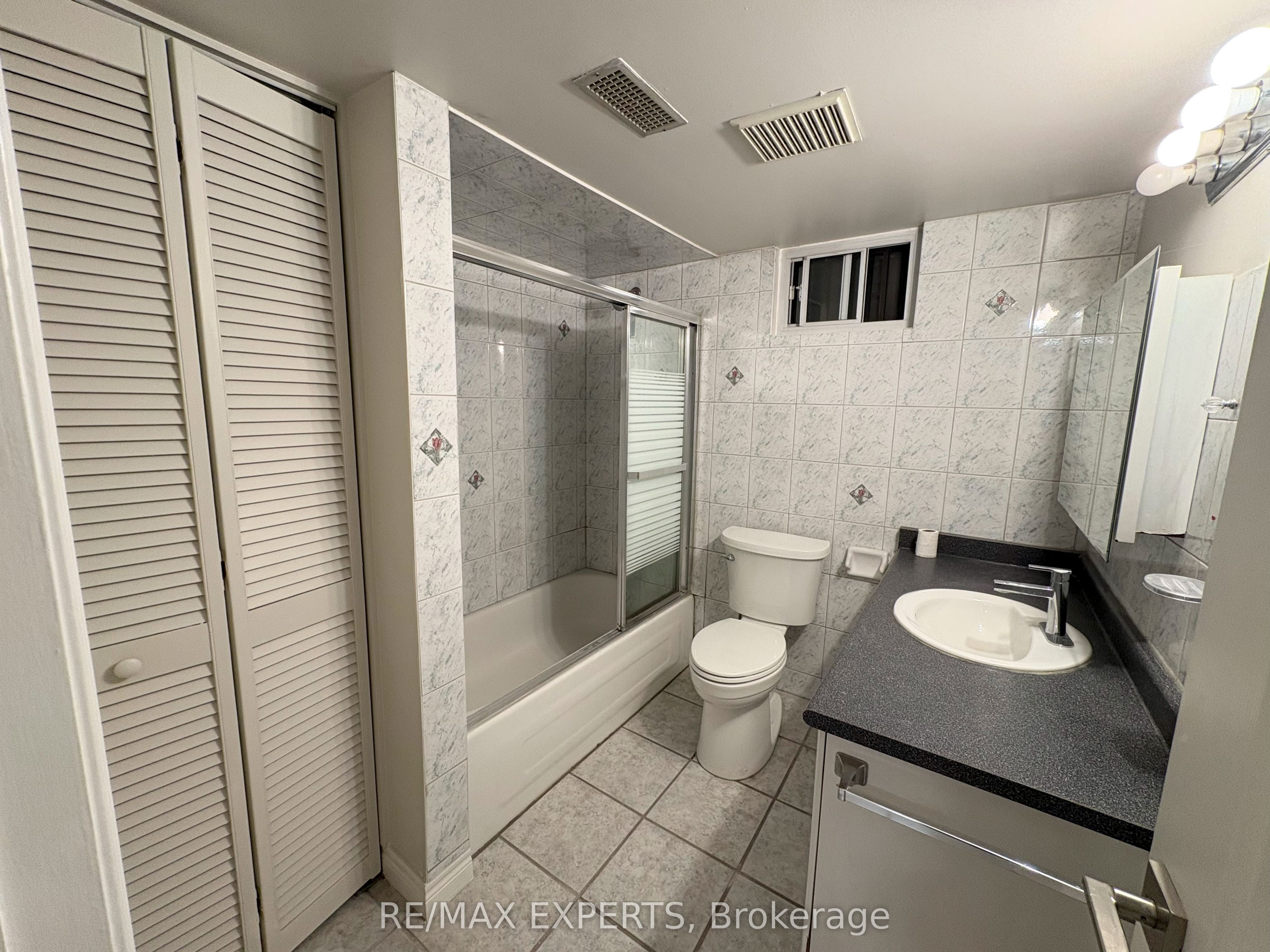 287 Sammon Avenue Unit D Property Photo 7