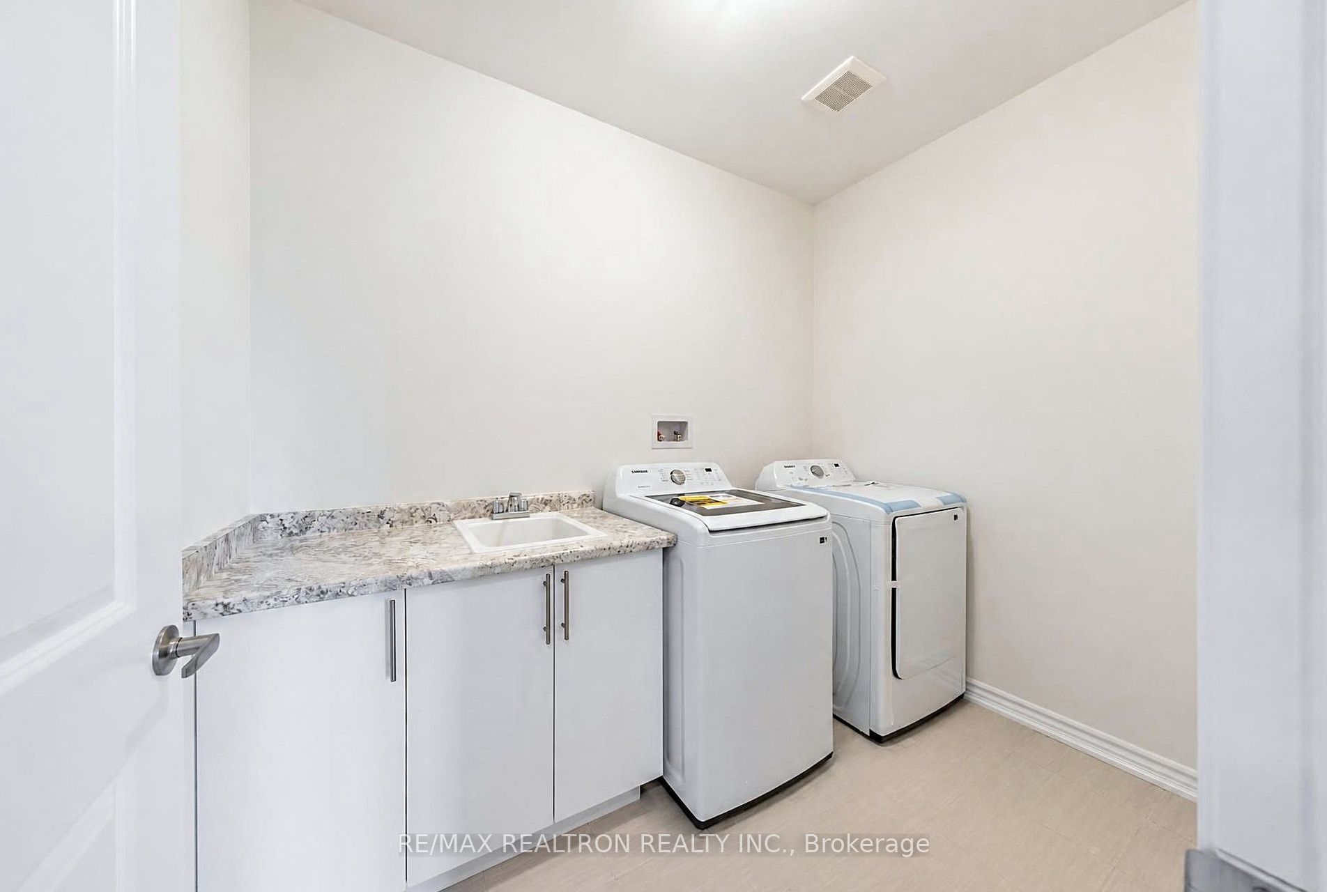 1041 Suddard Avenue Property Photo 15
