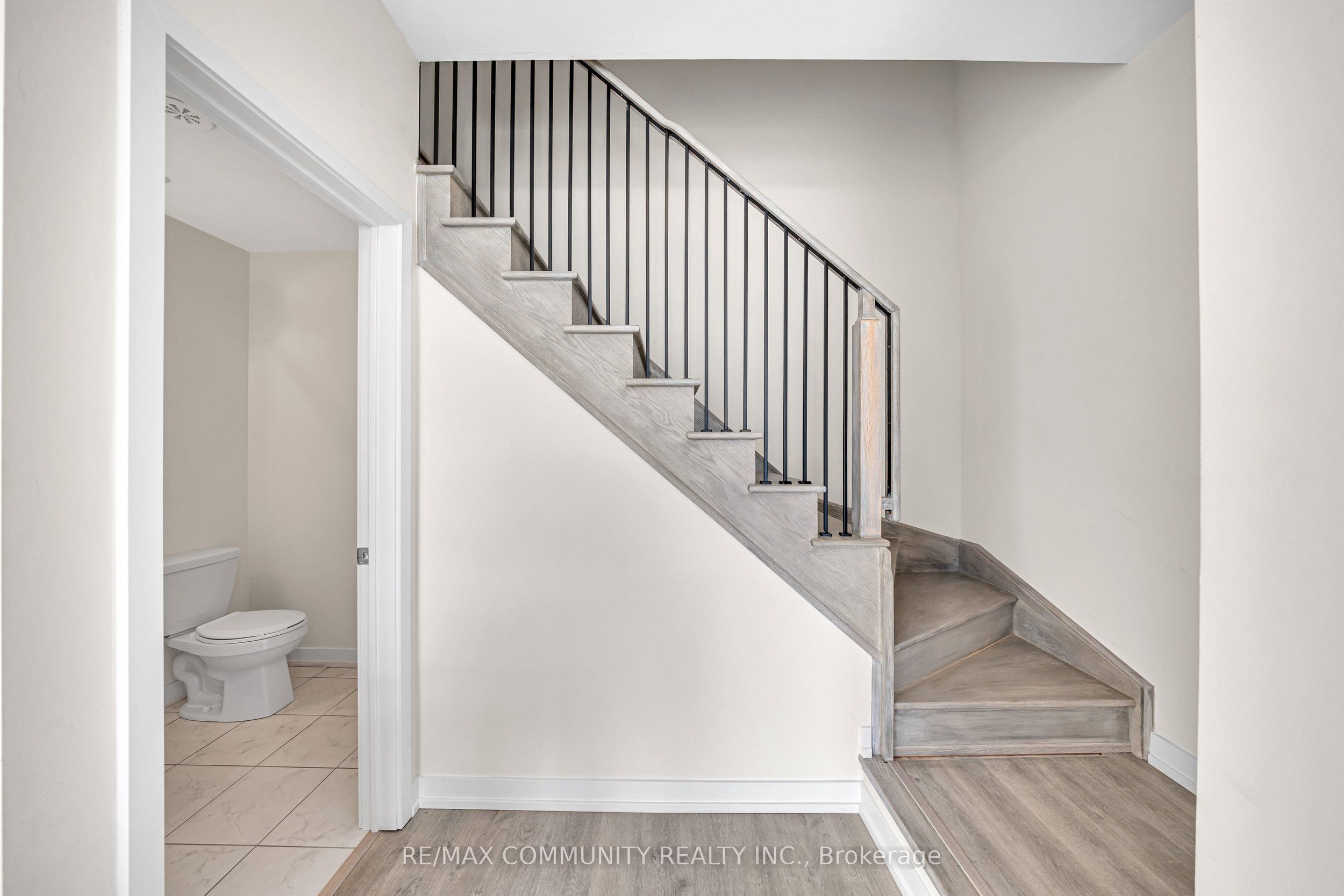 2550 Castlegate Crossing 419 Property Photo 14