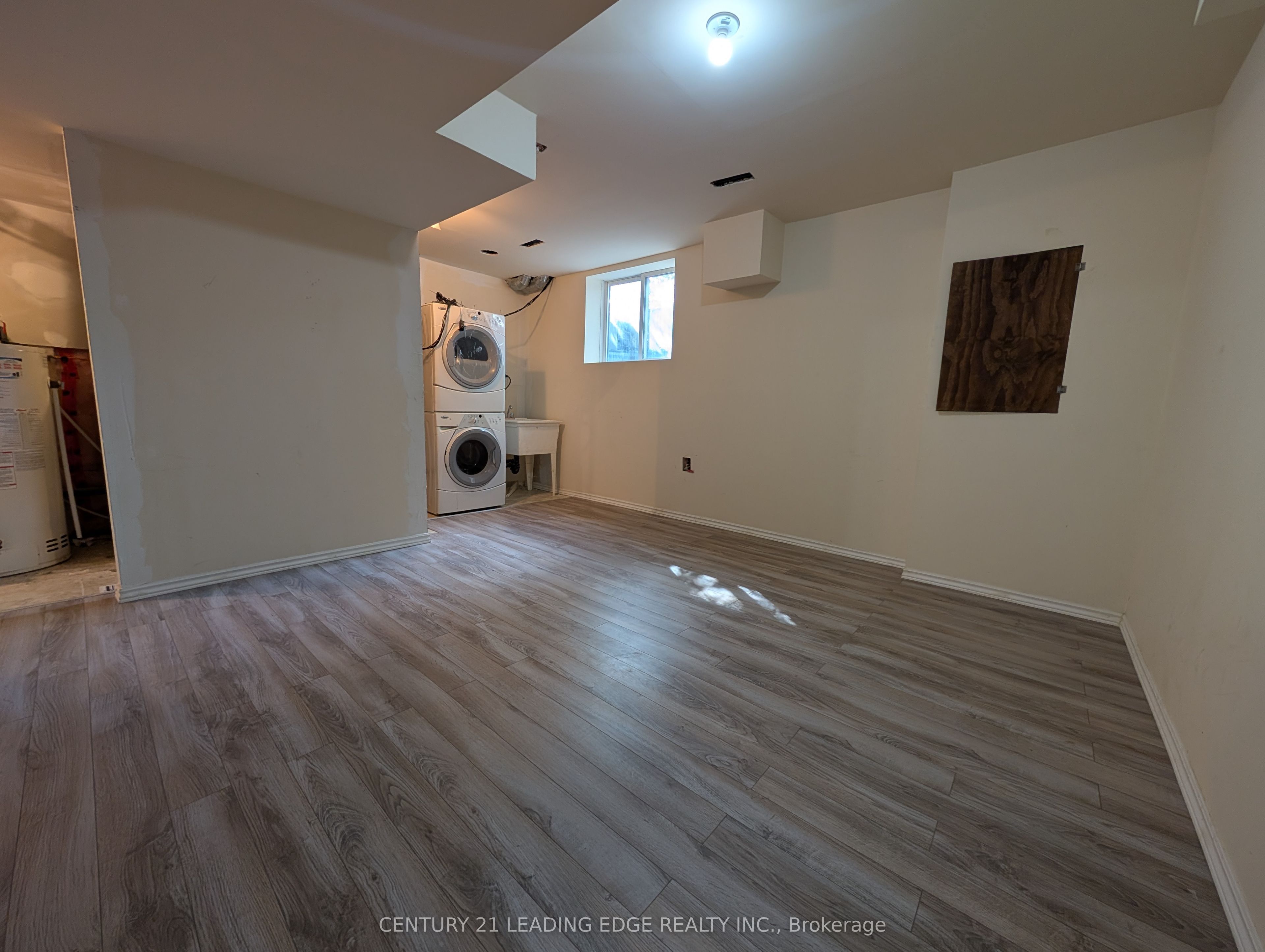 736 Kingston Road 3 Property Photo 11