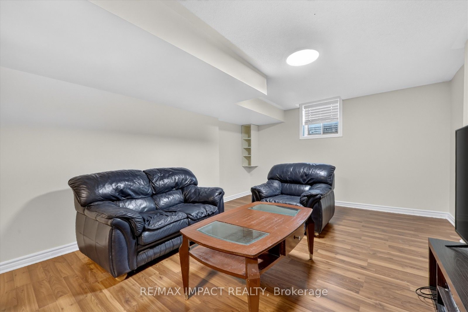 130 Baycliffe Drive Basement Property Photo 14
