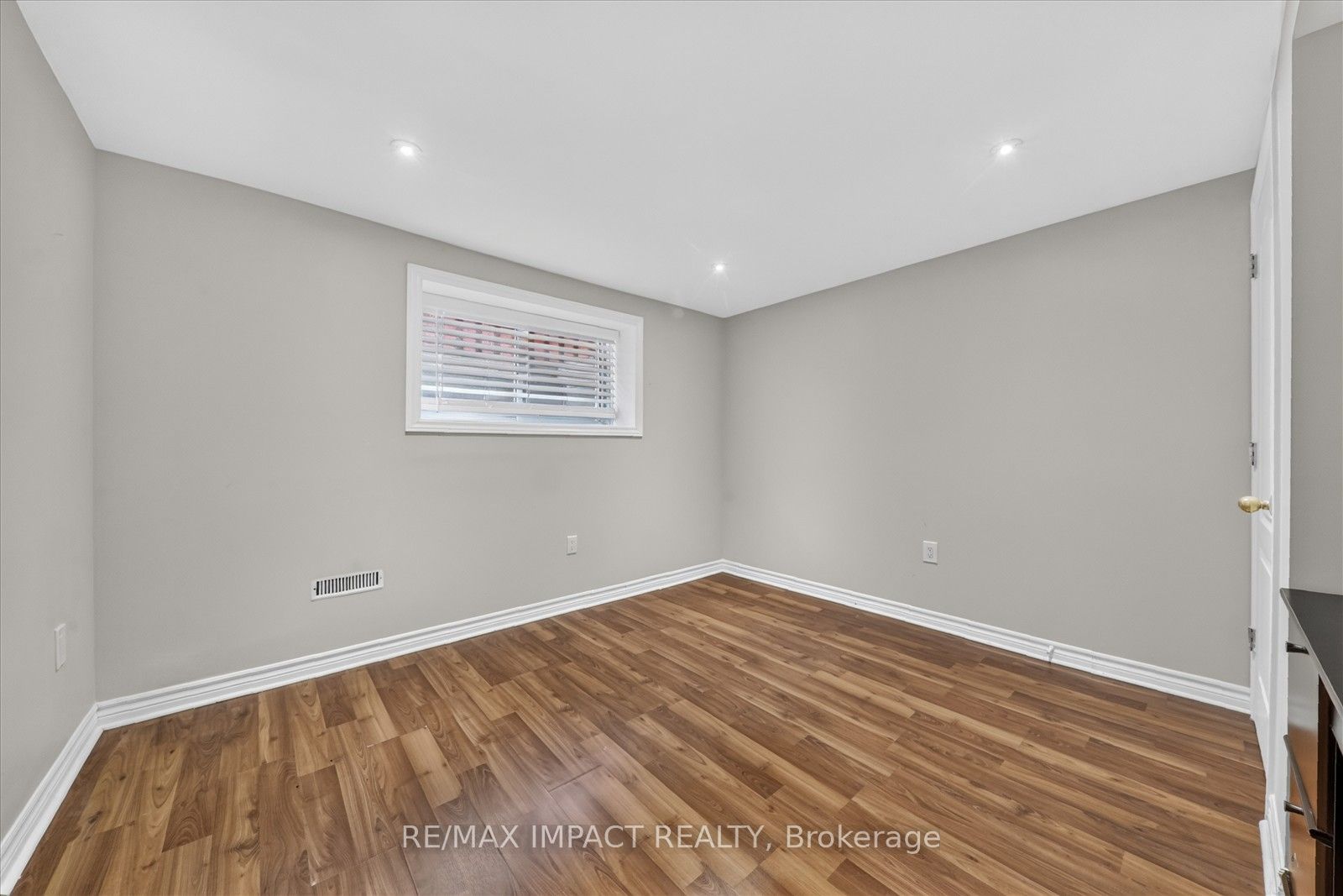 130 Baycliffe Drive Basement Property Photo 19