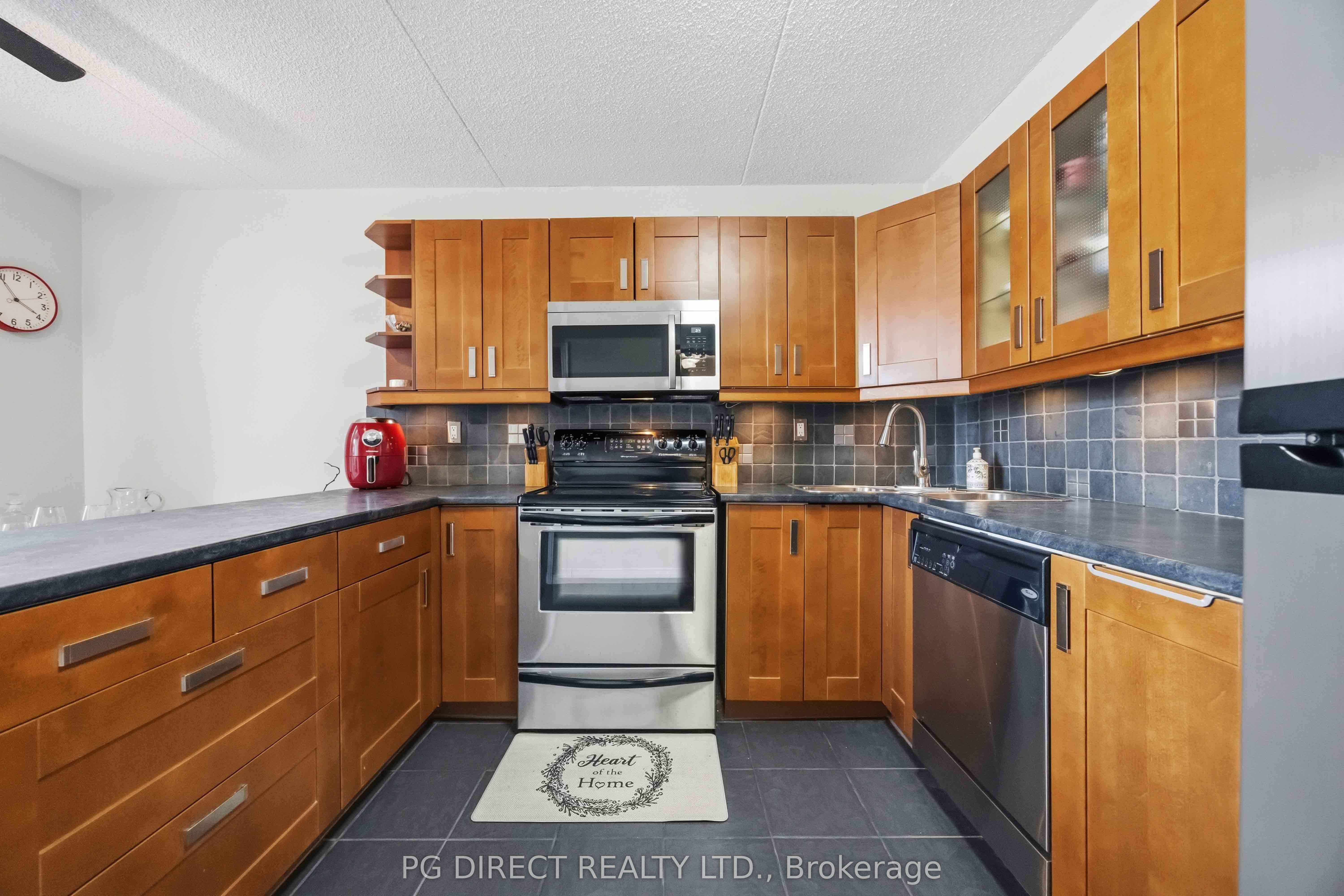 580 Mary Street E 214 Property Photo 9
