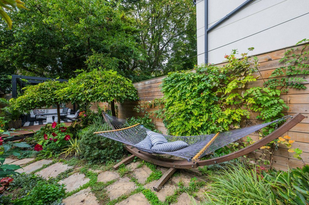 6 Wheeler Avenue Property Photo 17