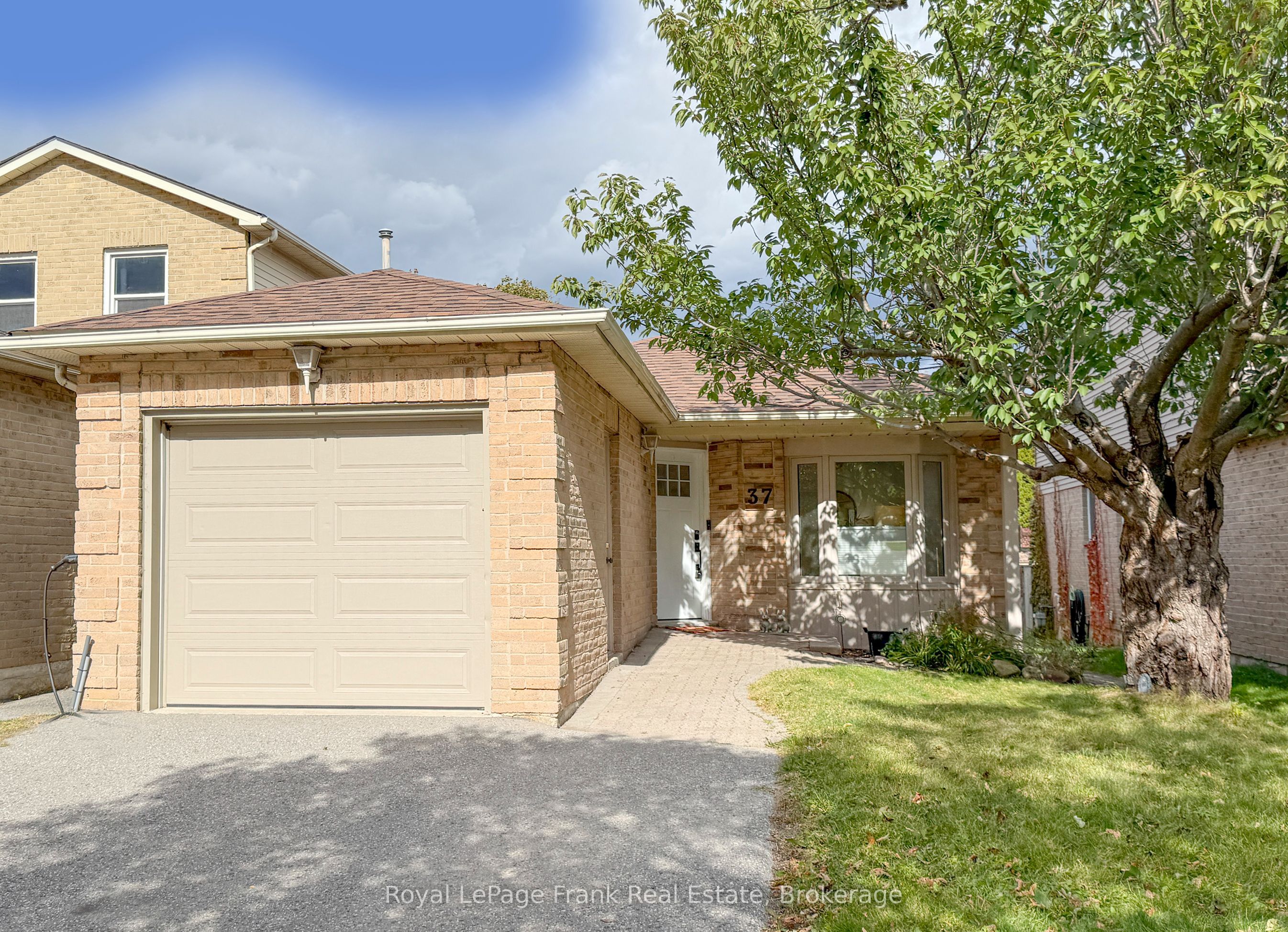 37 Angus Drive Property Photo 1