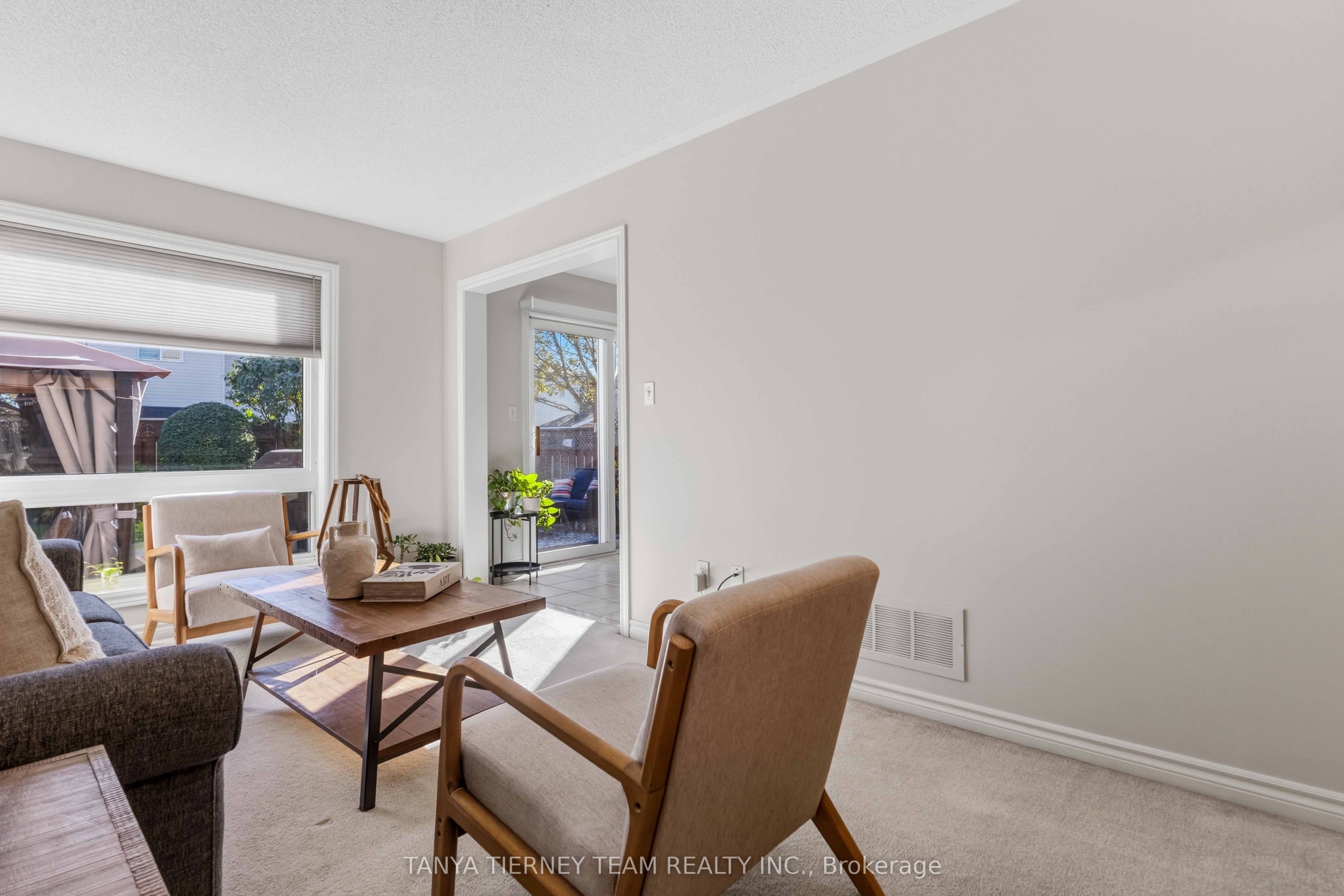 28 Castle Green Drive Property Photo 9