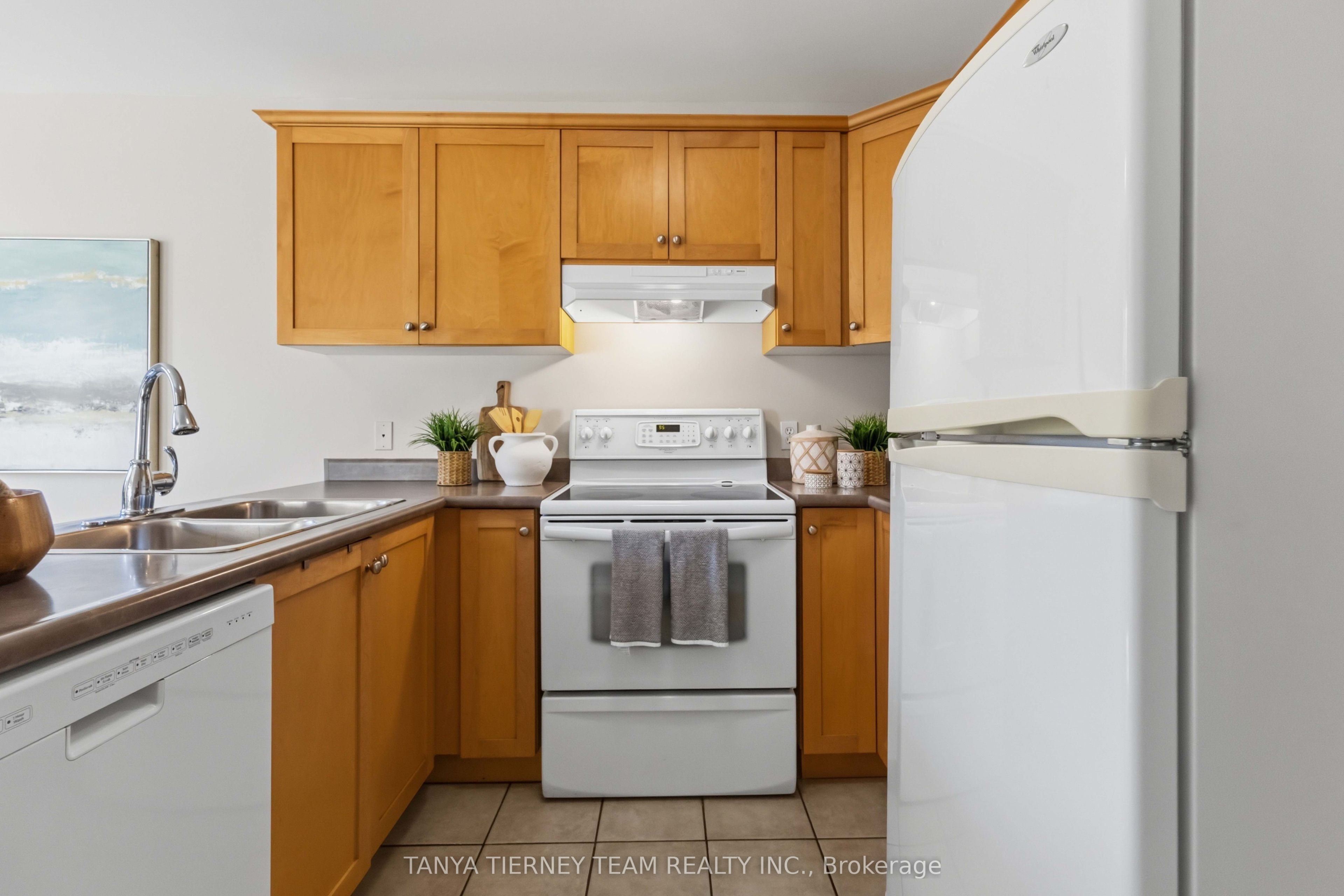 28 Castle Green Drive Property Photo 15