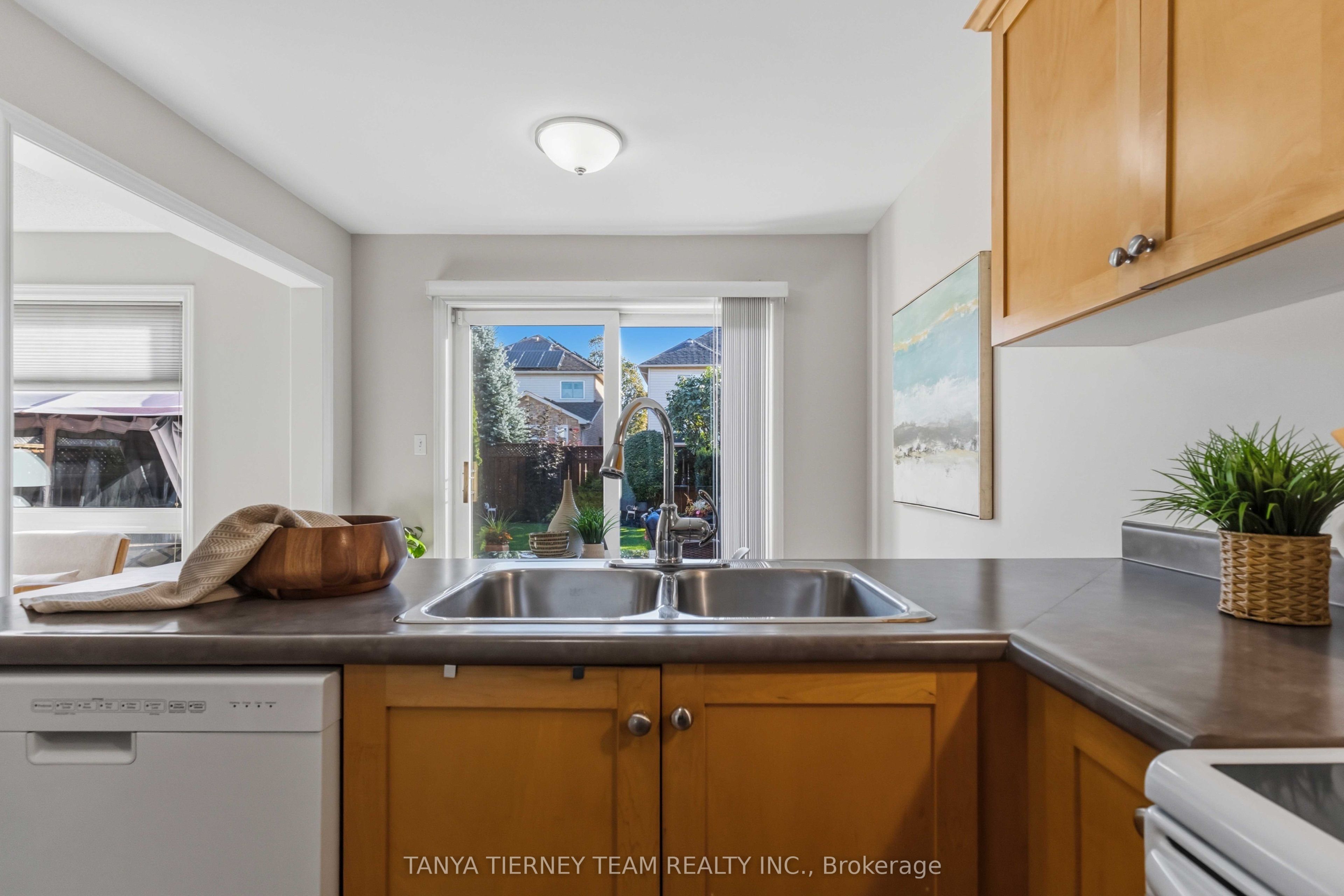 28 Castle Green Drive Property Photo 16