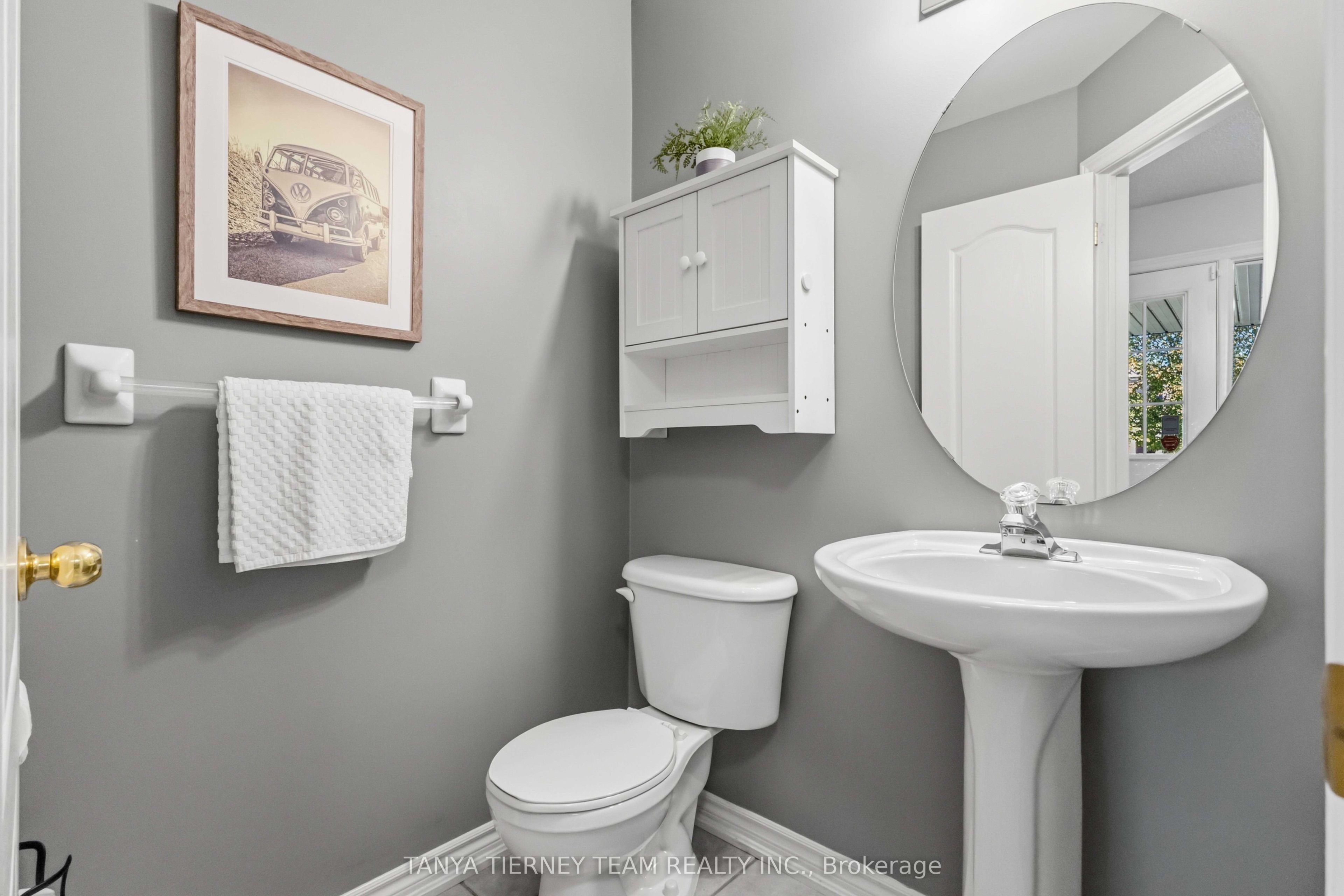 28 Castle Green Drive Property Photo 22