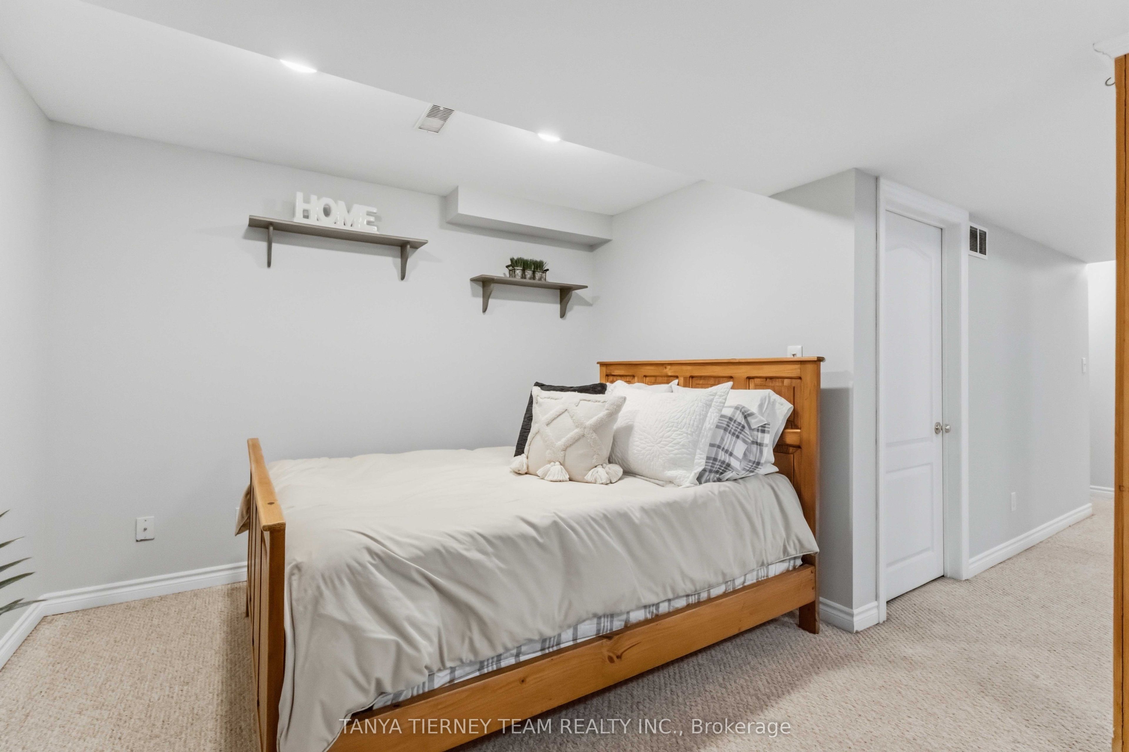 28 Castle Green Drive Property Photo 41