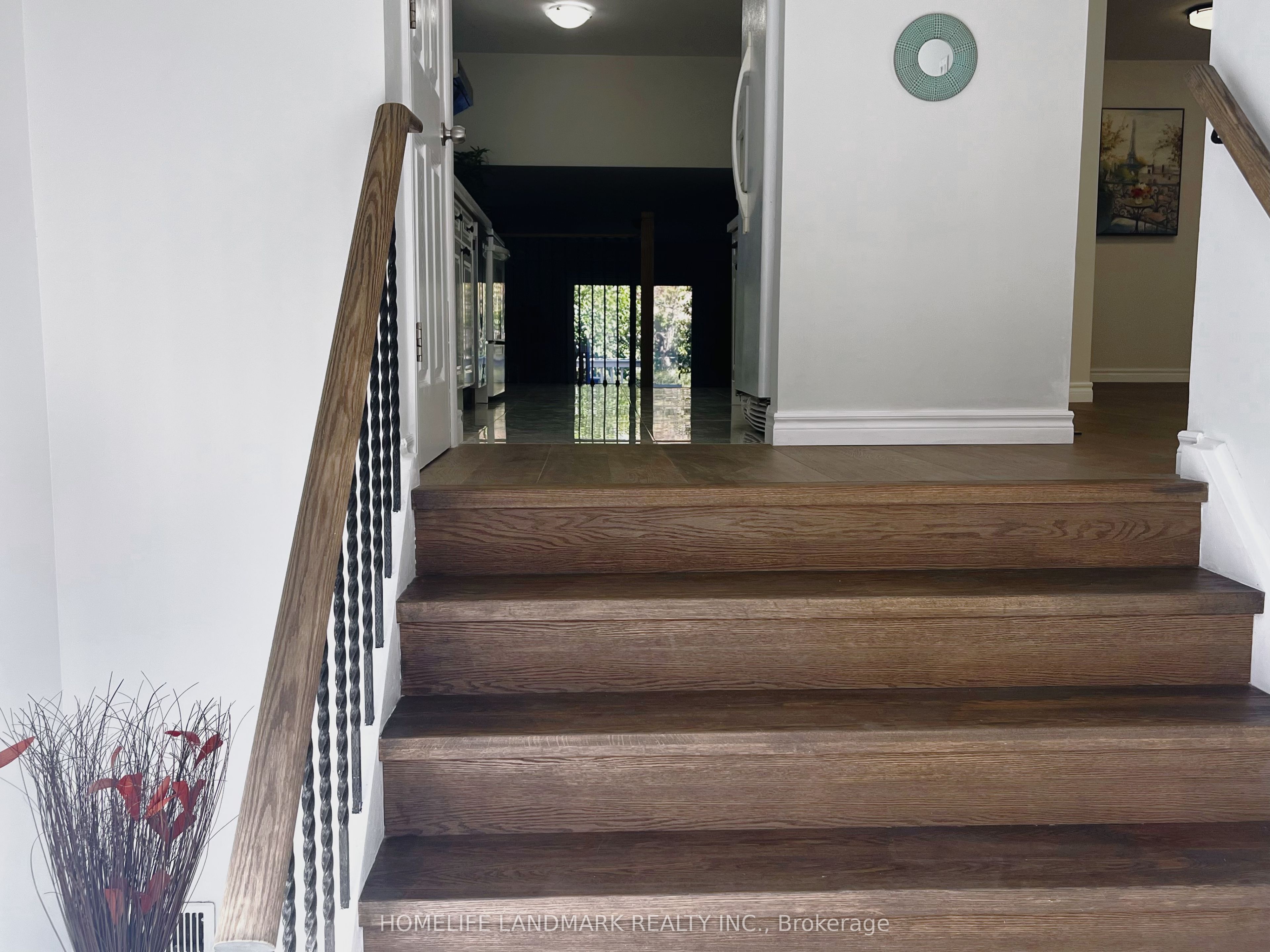 6 Snowhill Crescent Property Photo 3
