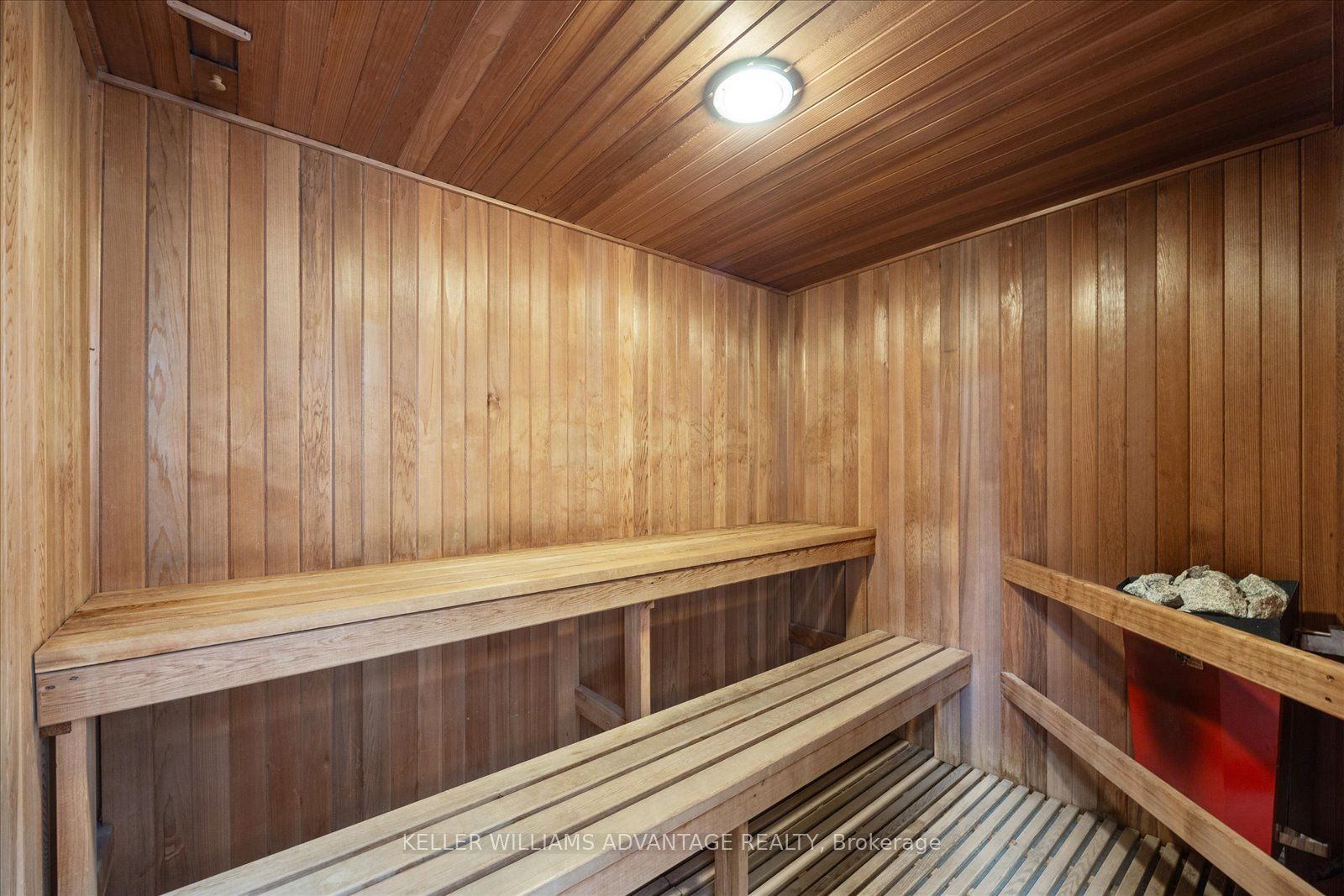 712 Rossland Road E 903 Property Photo 20