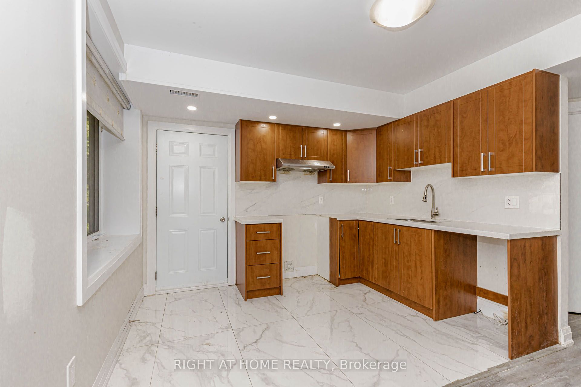 146 Colonel Danforth Trail Property Photo 38