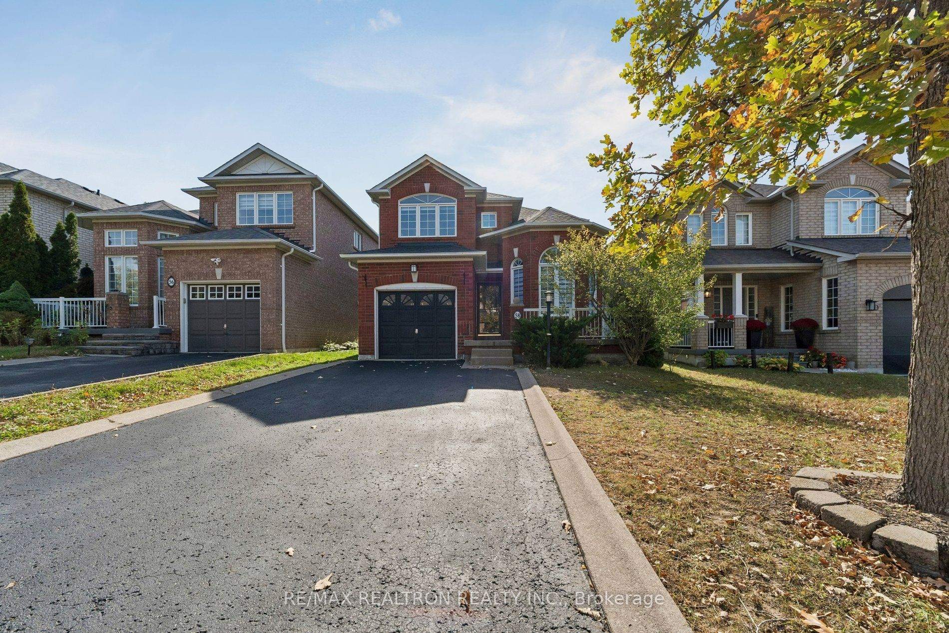 58 Lurosa Crescent Property Photo 1