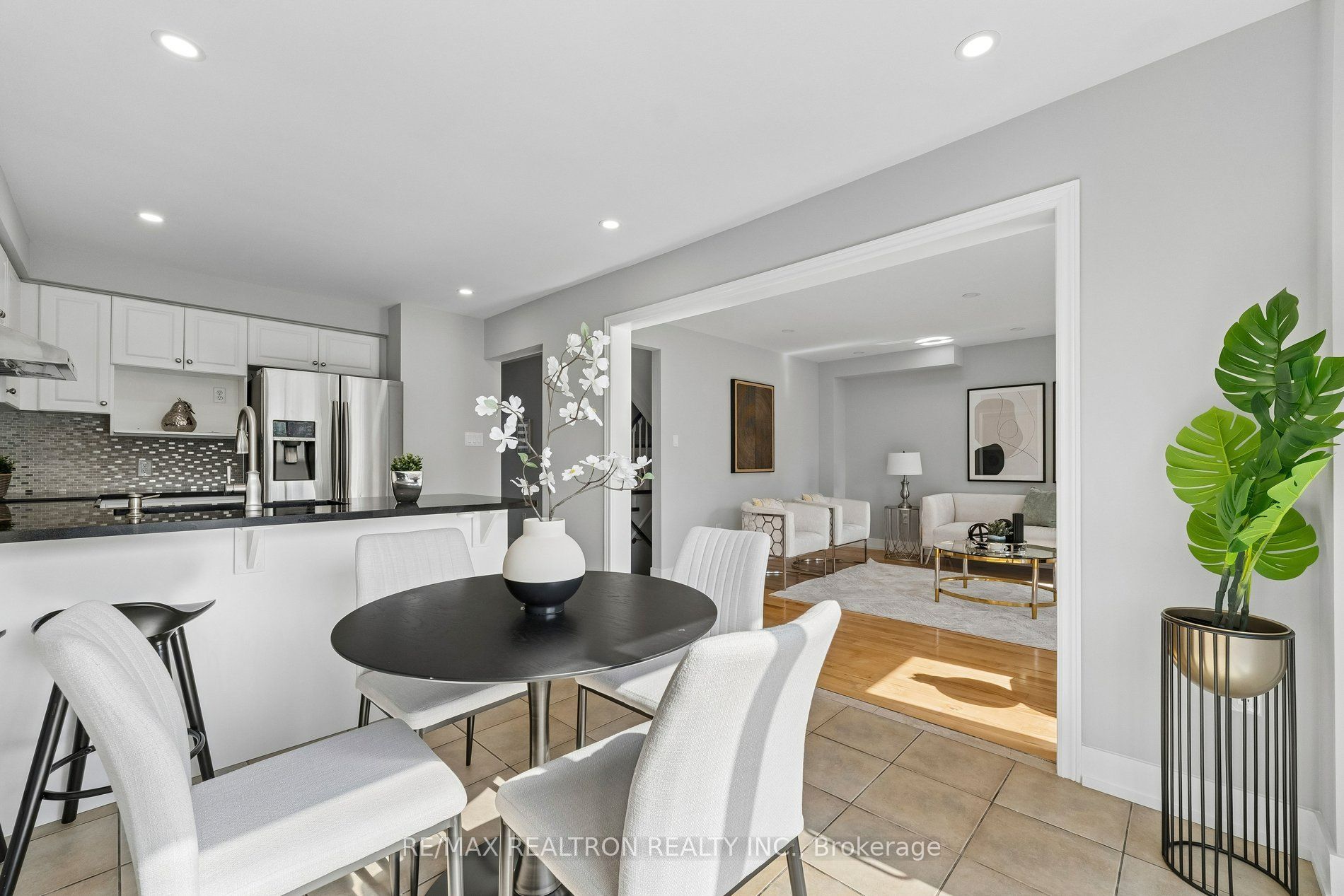 58 Lurosa Crescent Property Photo 15
