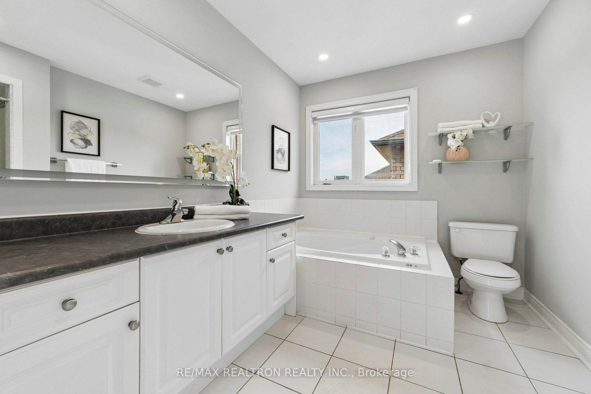 58 Lurosa Crescent Property Photo 31