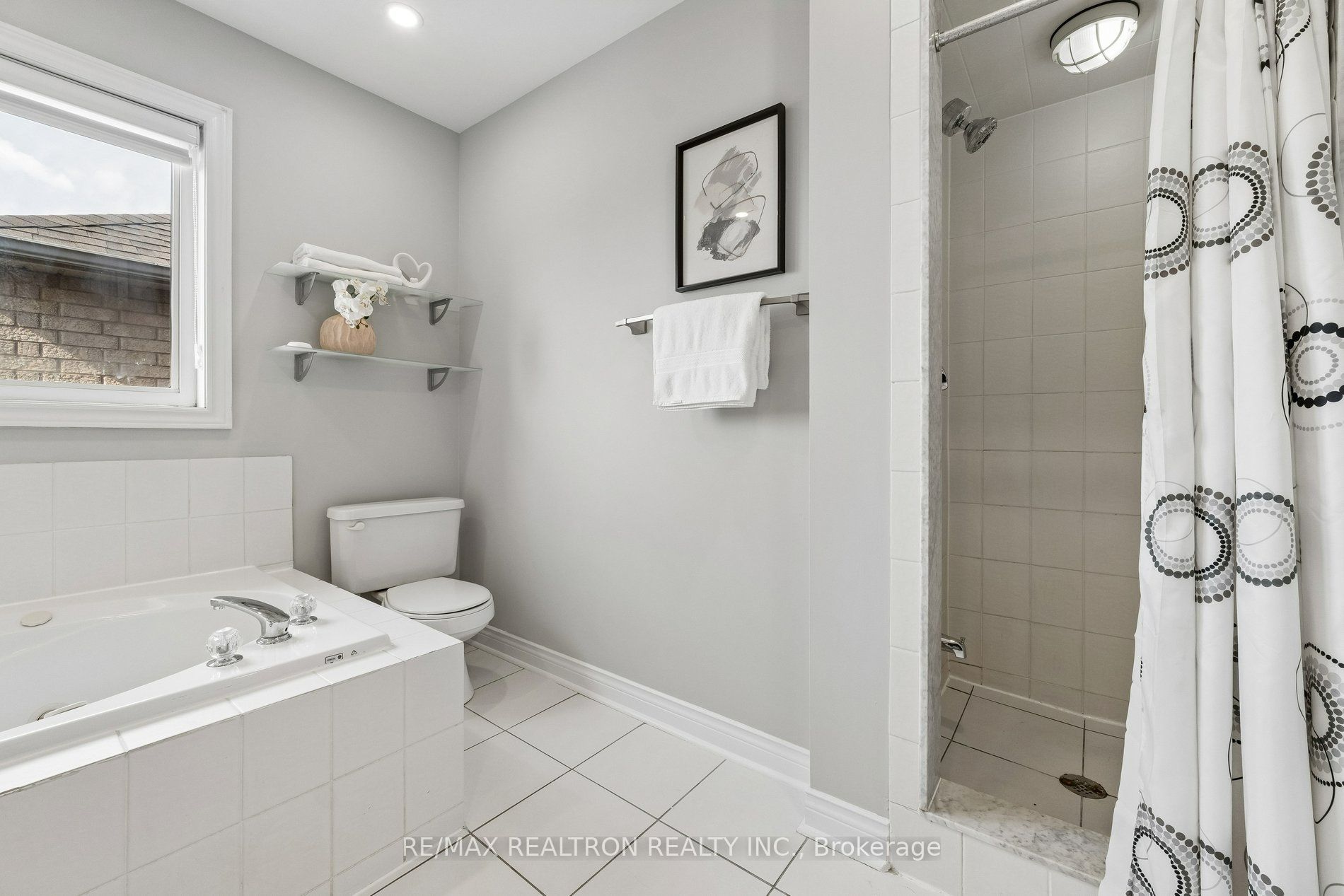 58 Lurosa Crescent Property Photo 32