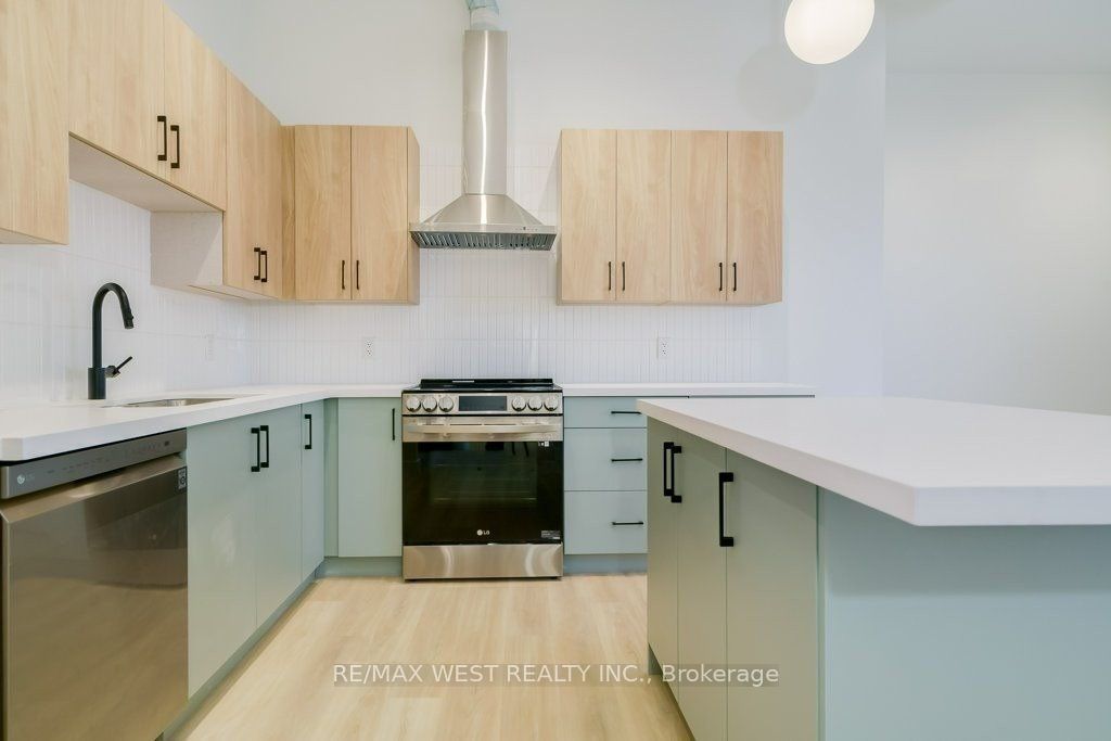 2083 Danforth Avenue 202 Property Photo 2