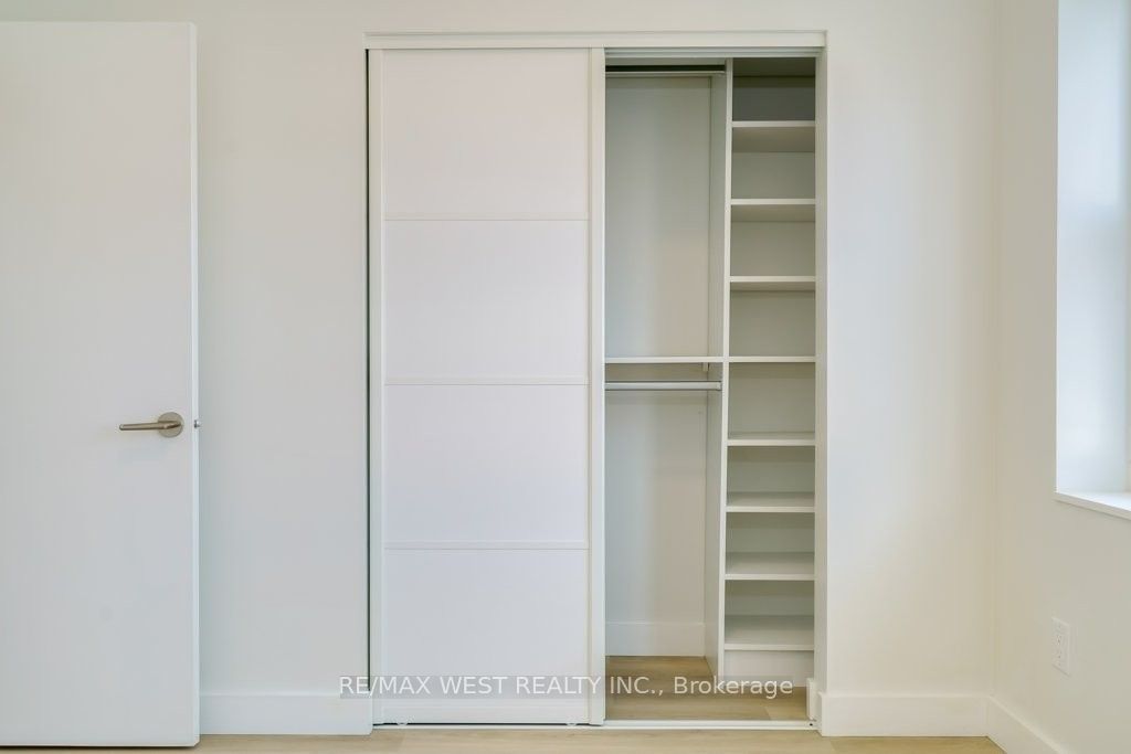 2083 Danforth Avenue 202 Property Photo 7