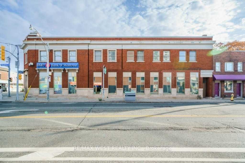 2083 Danforth Avenue 202 Property Photo 13