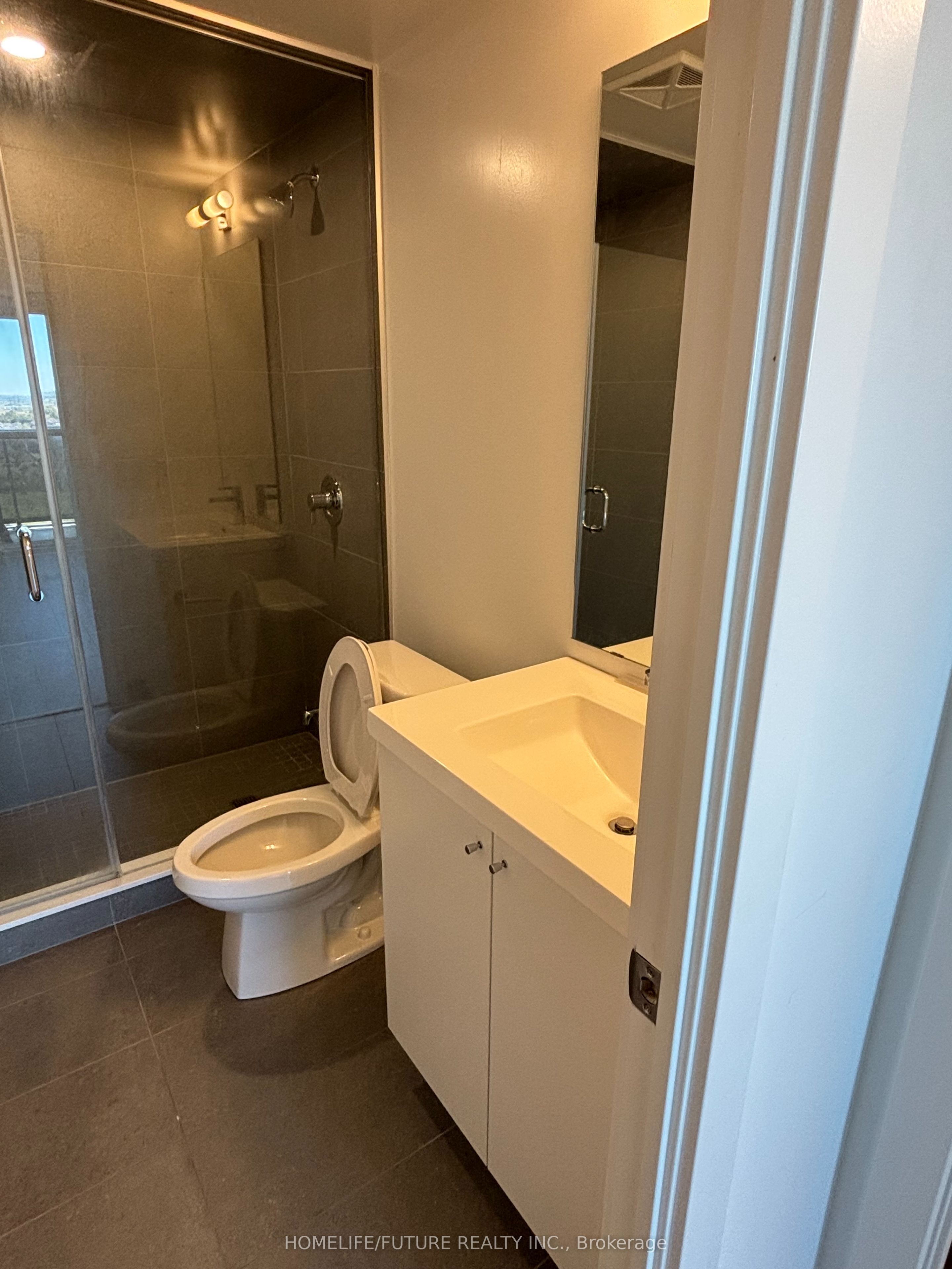 2545 Simcoe Street 1608 Property Photo 12