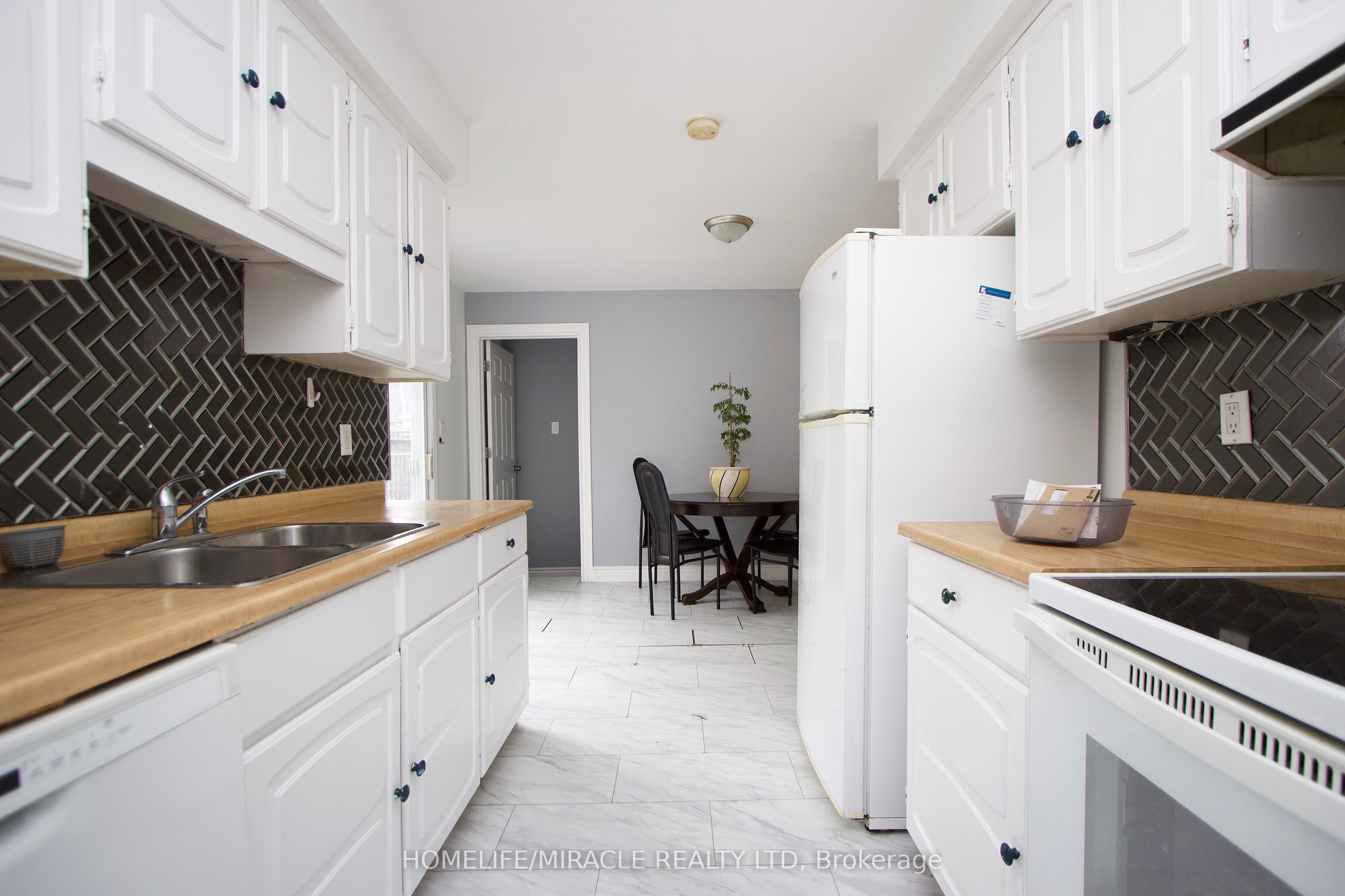 14 Pilkington Crescent Property Photo 8