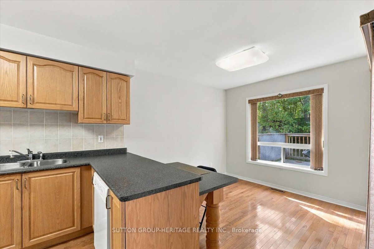 122 Perryview Drive Property Photo 8