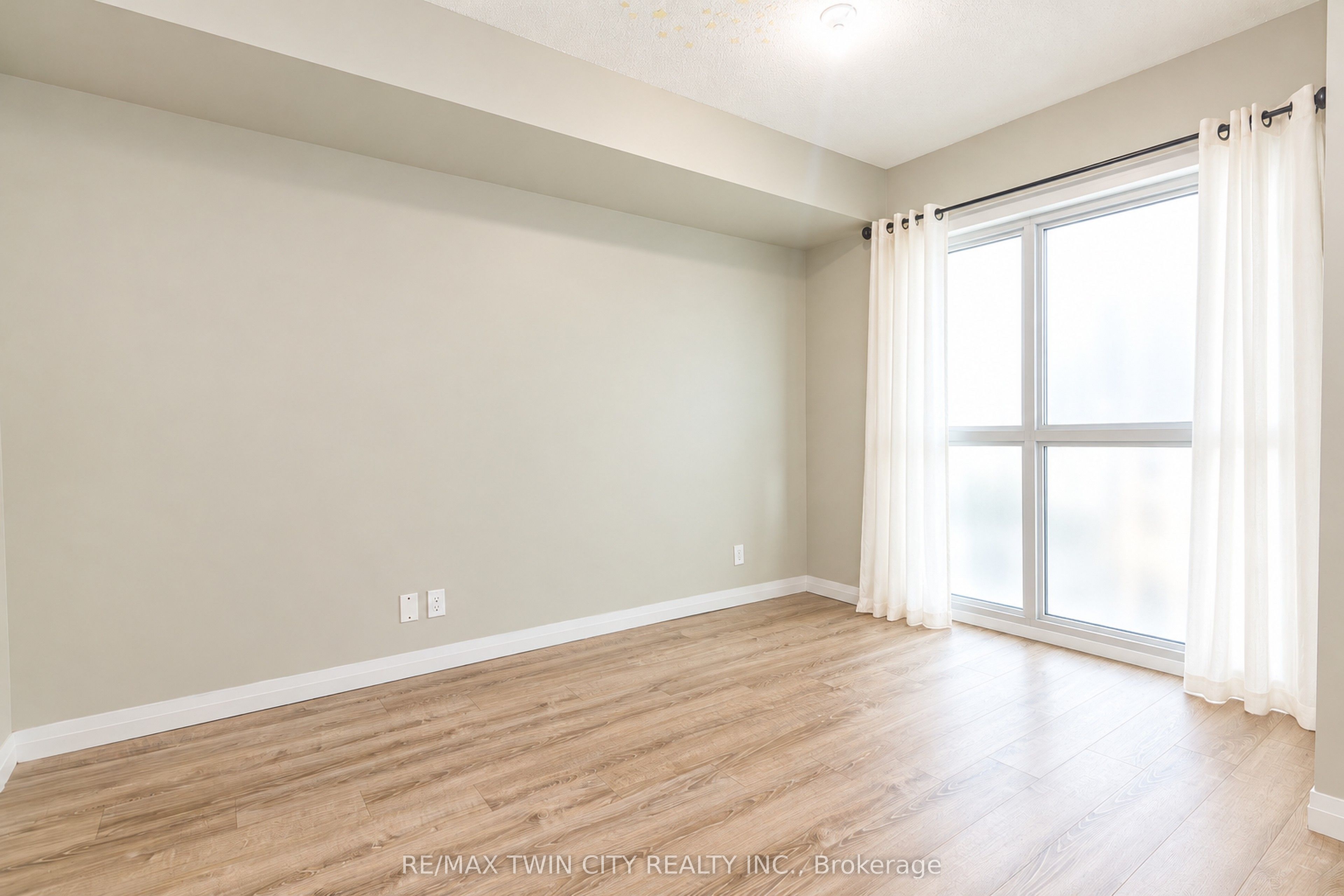 2152 Lawrence Avenue E 1206 Property Photo 9