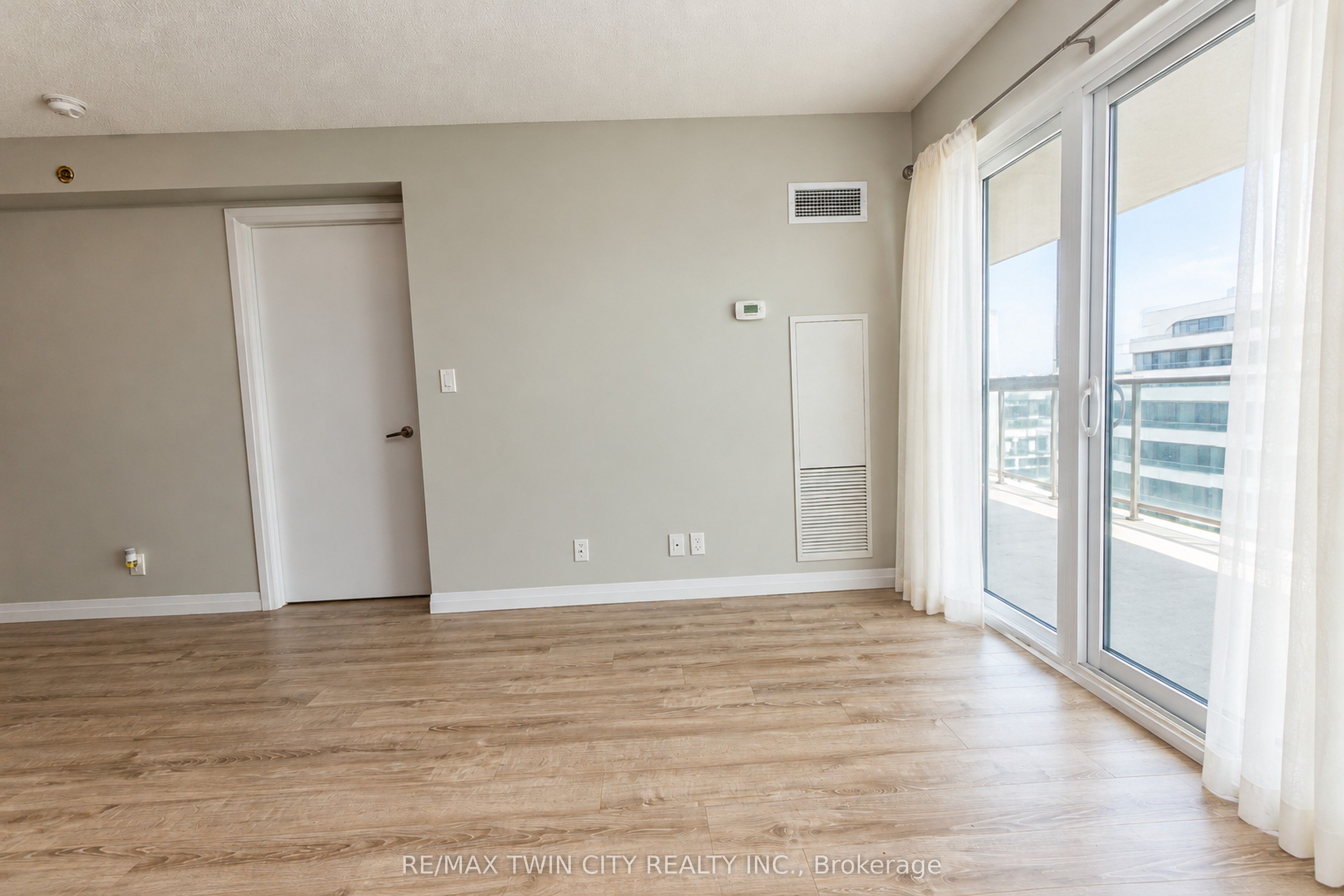 2152 Lawrence Avenue E 1206 Property Photo 10
