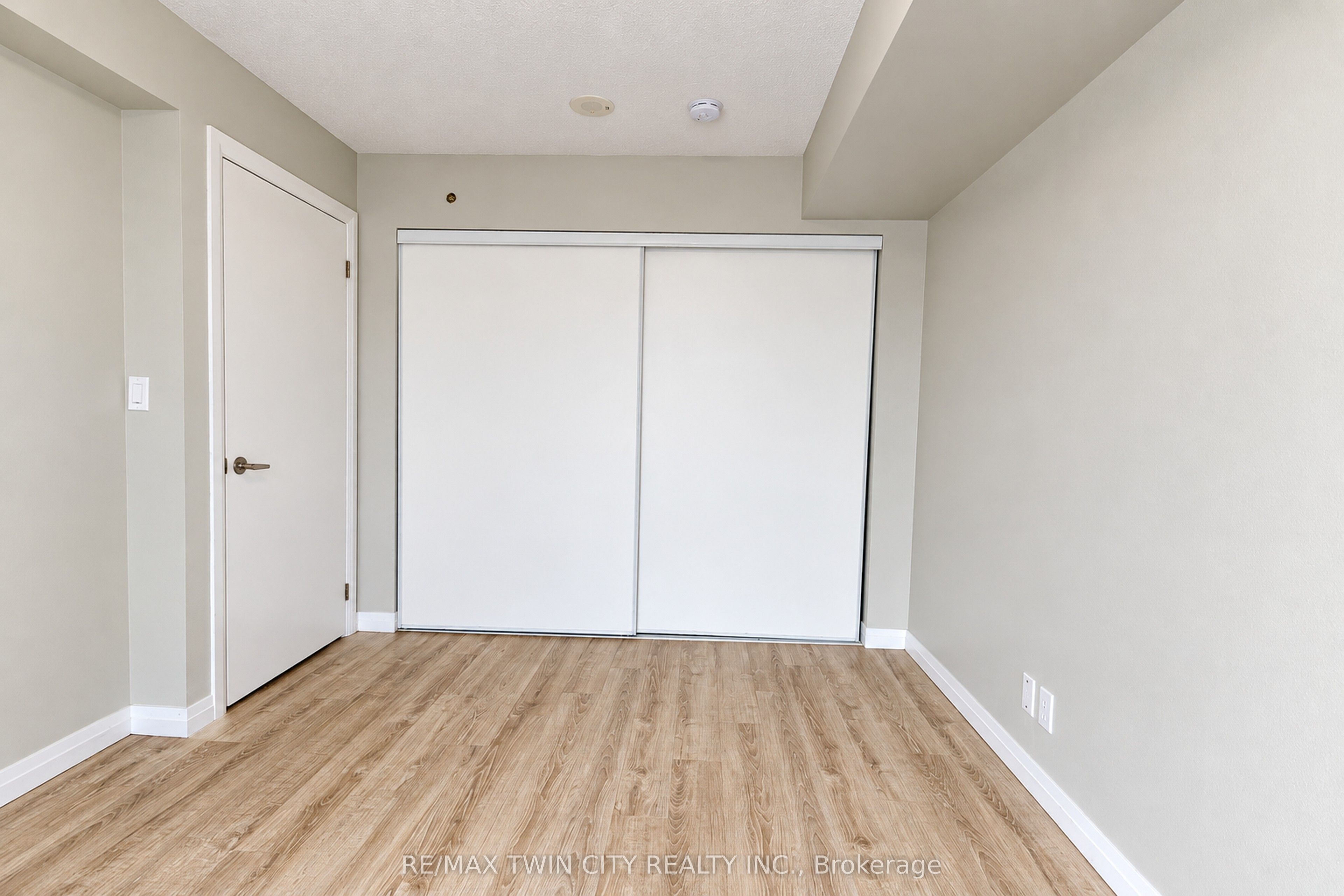 2152 Lawrence Avenue E 1206 Property Photo 12