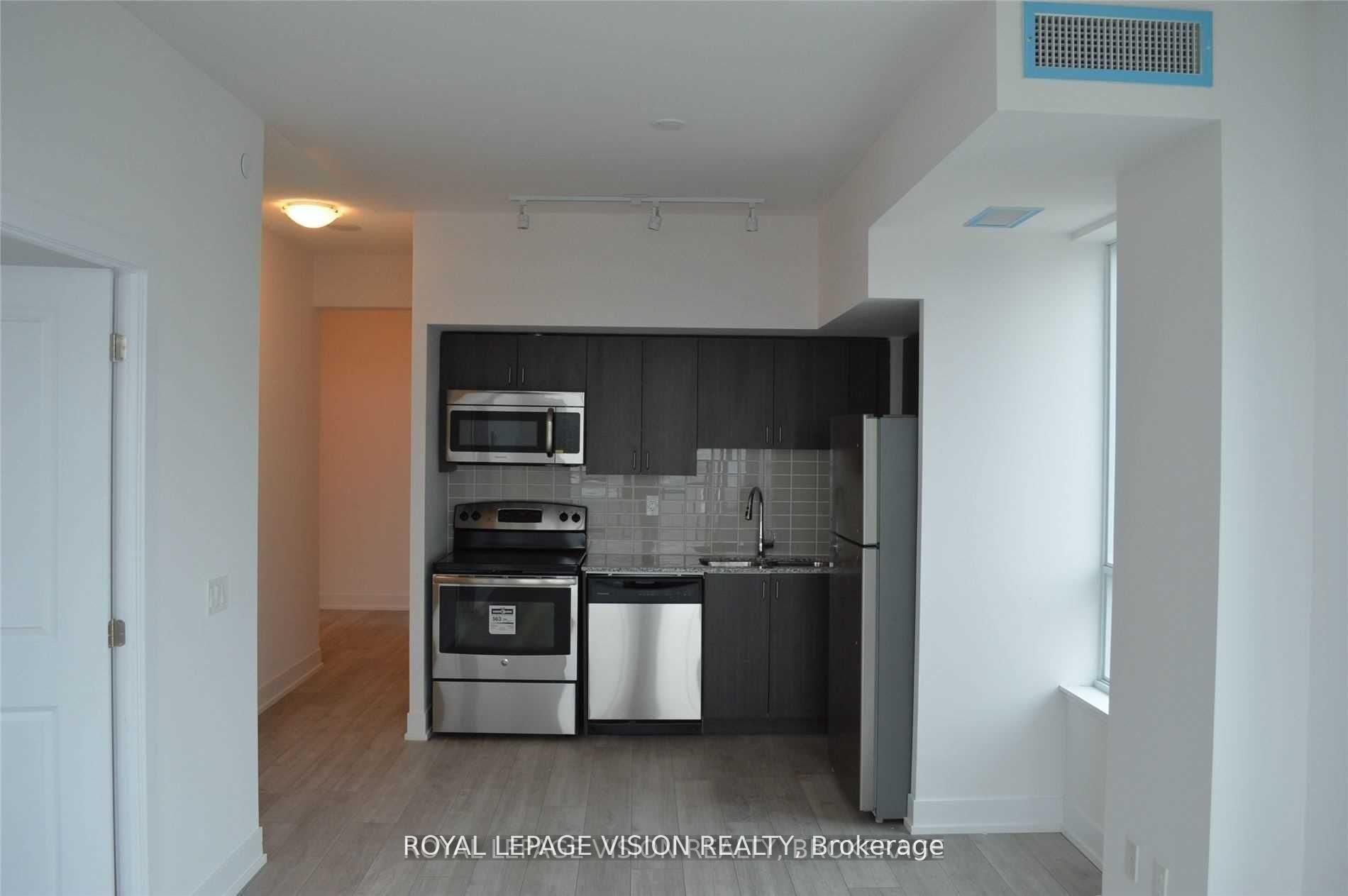 1215 Bayly Street Ph2-02 Property Photo 2