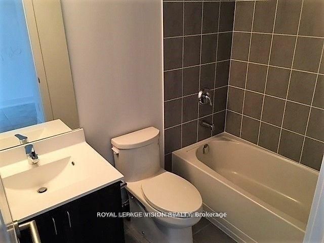 1215 Bayly Street Ph2-02 Property Photo 11