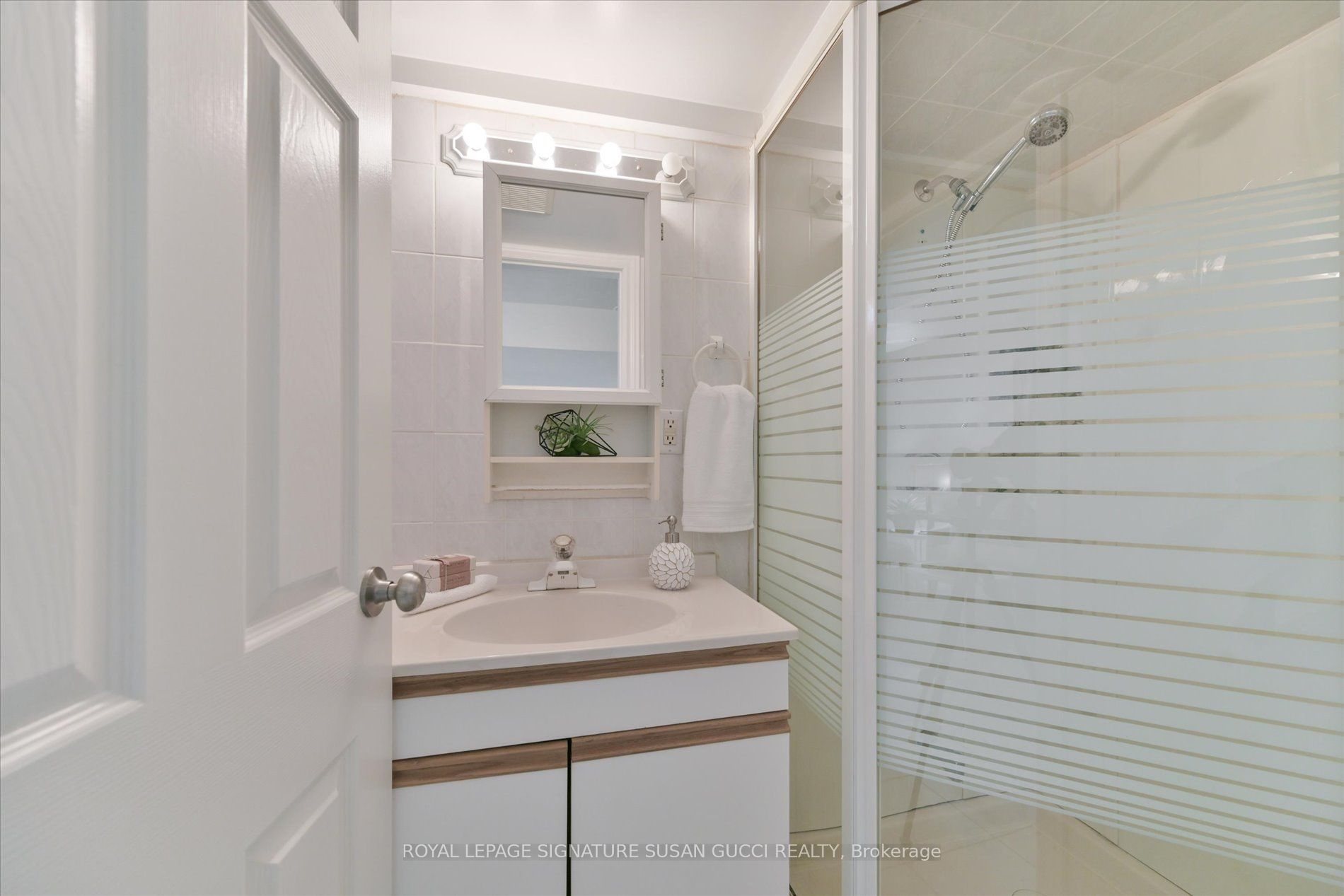 725 Sammon Avenue Property Photo 23