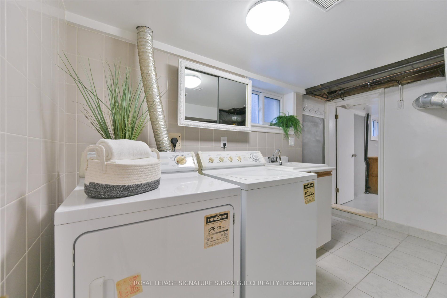 725 Sammon Avenue Property Photo 25