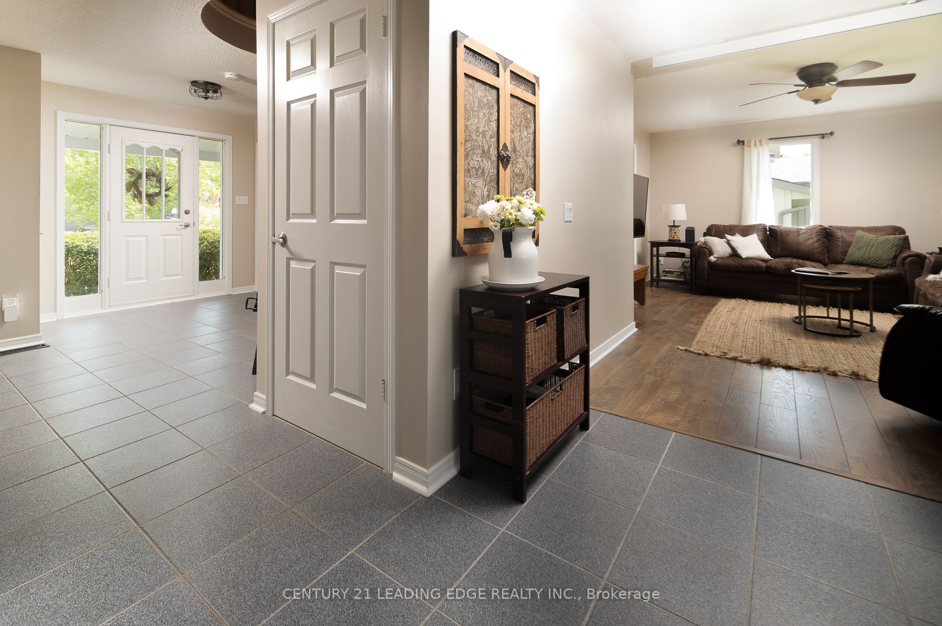 5048 William Street Property Photo 17