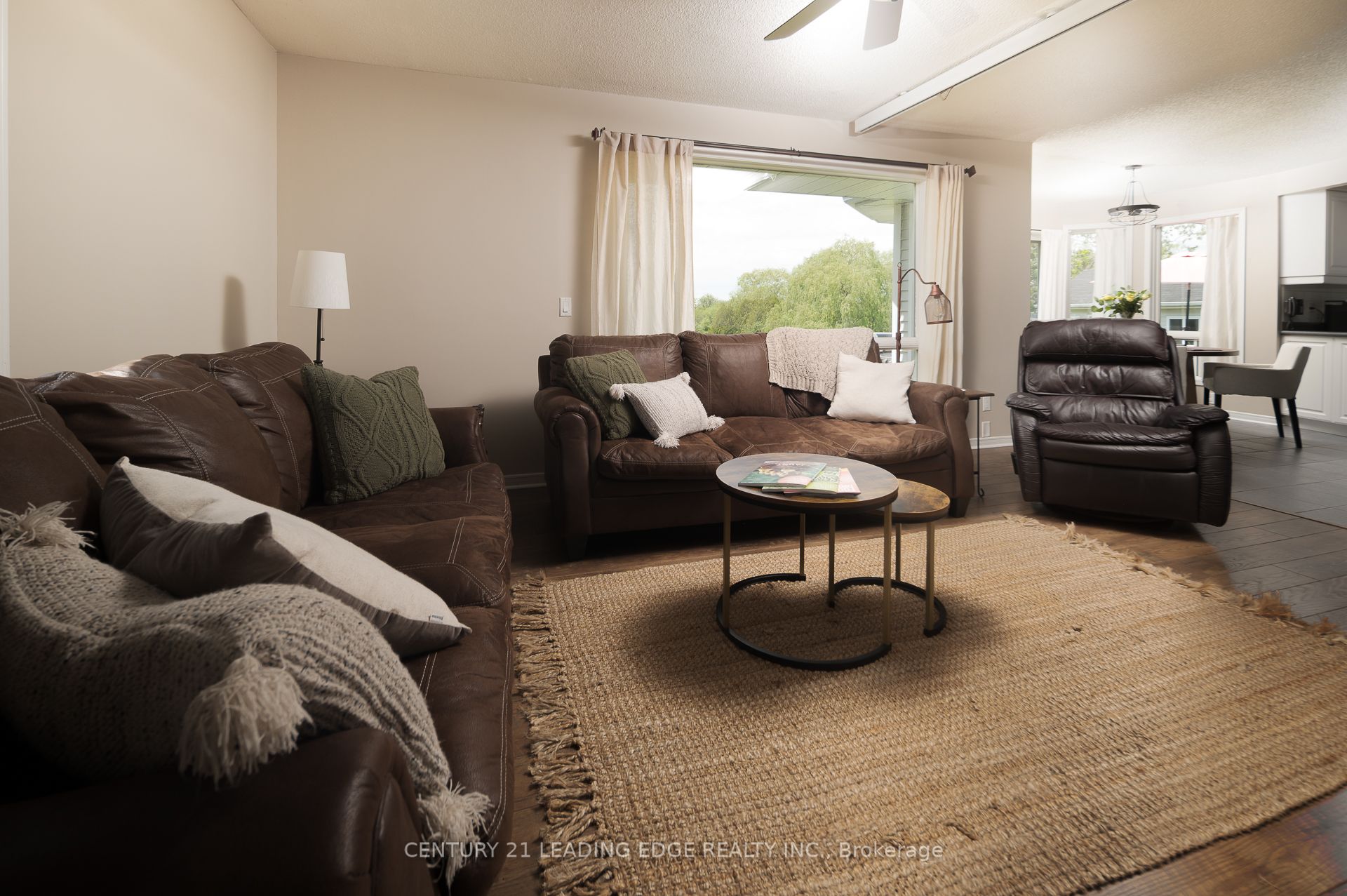 5048 William Street Property Photo 18