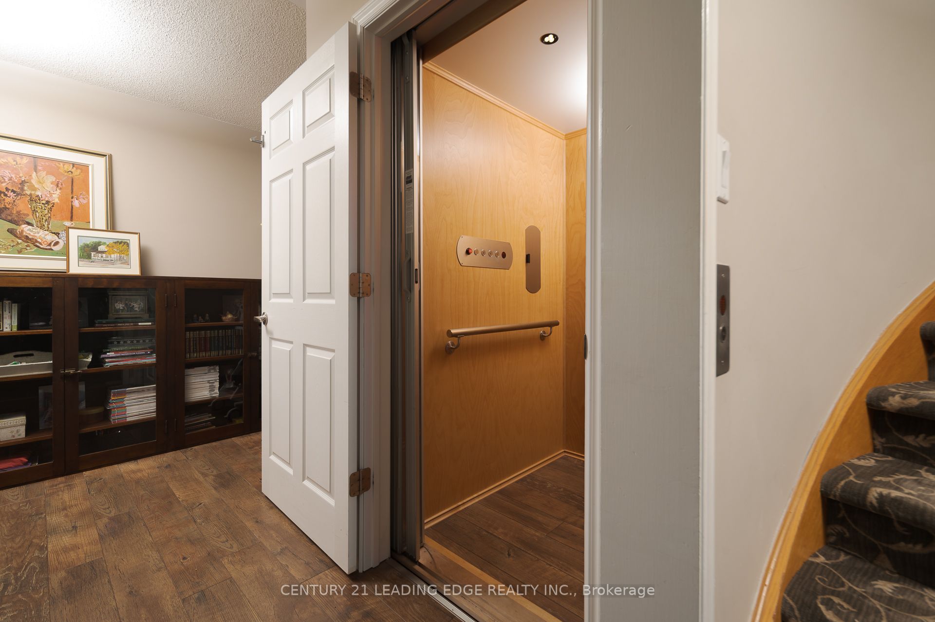 5048 William Street Property Photo 25