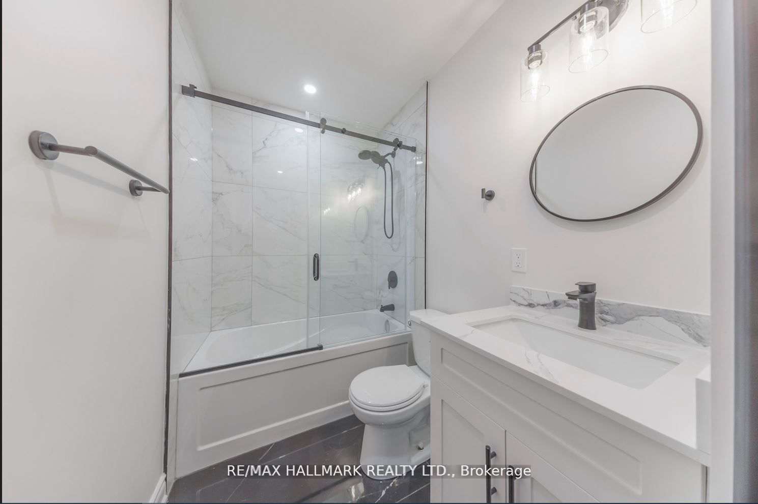 39 Stansbury Crescent Upper Property Photo 9