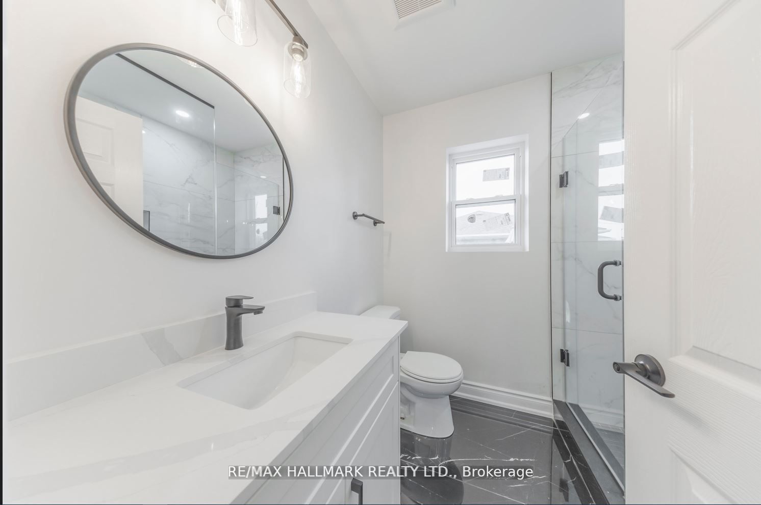 39 Stansbury Crescent Upper Property Photo 16