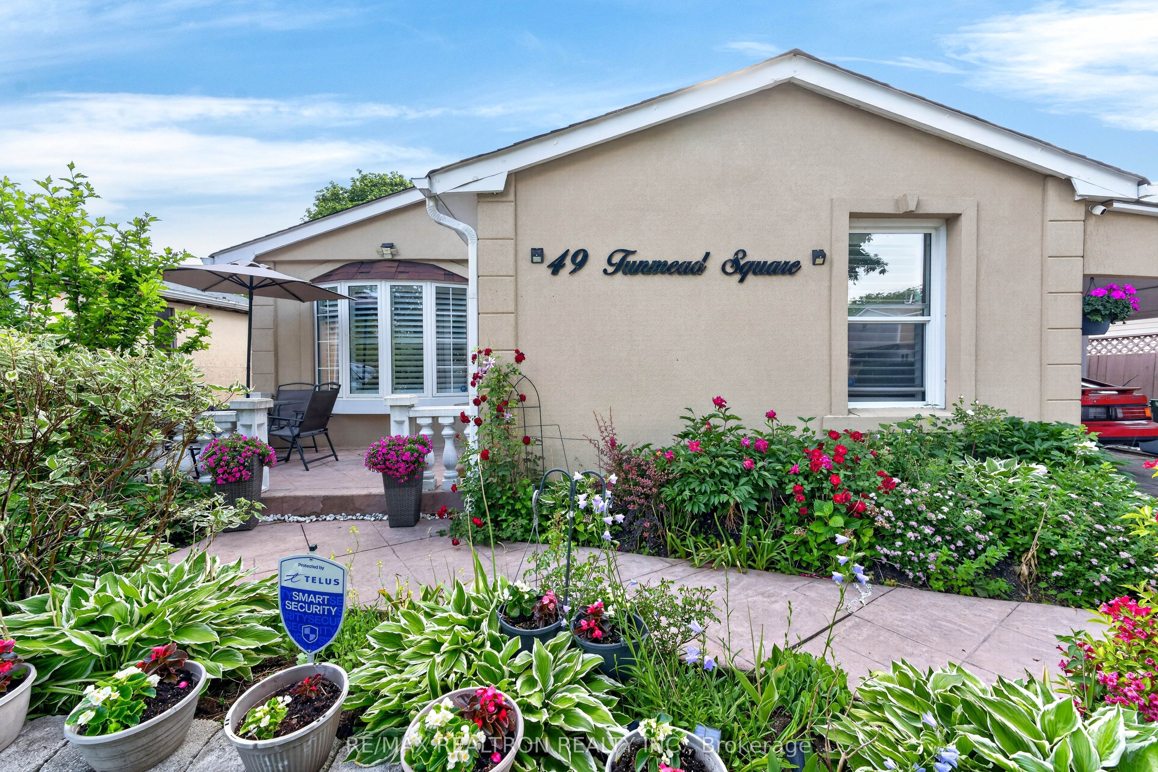 49 Tunmead Square Property Photo 2