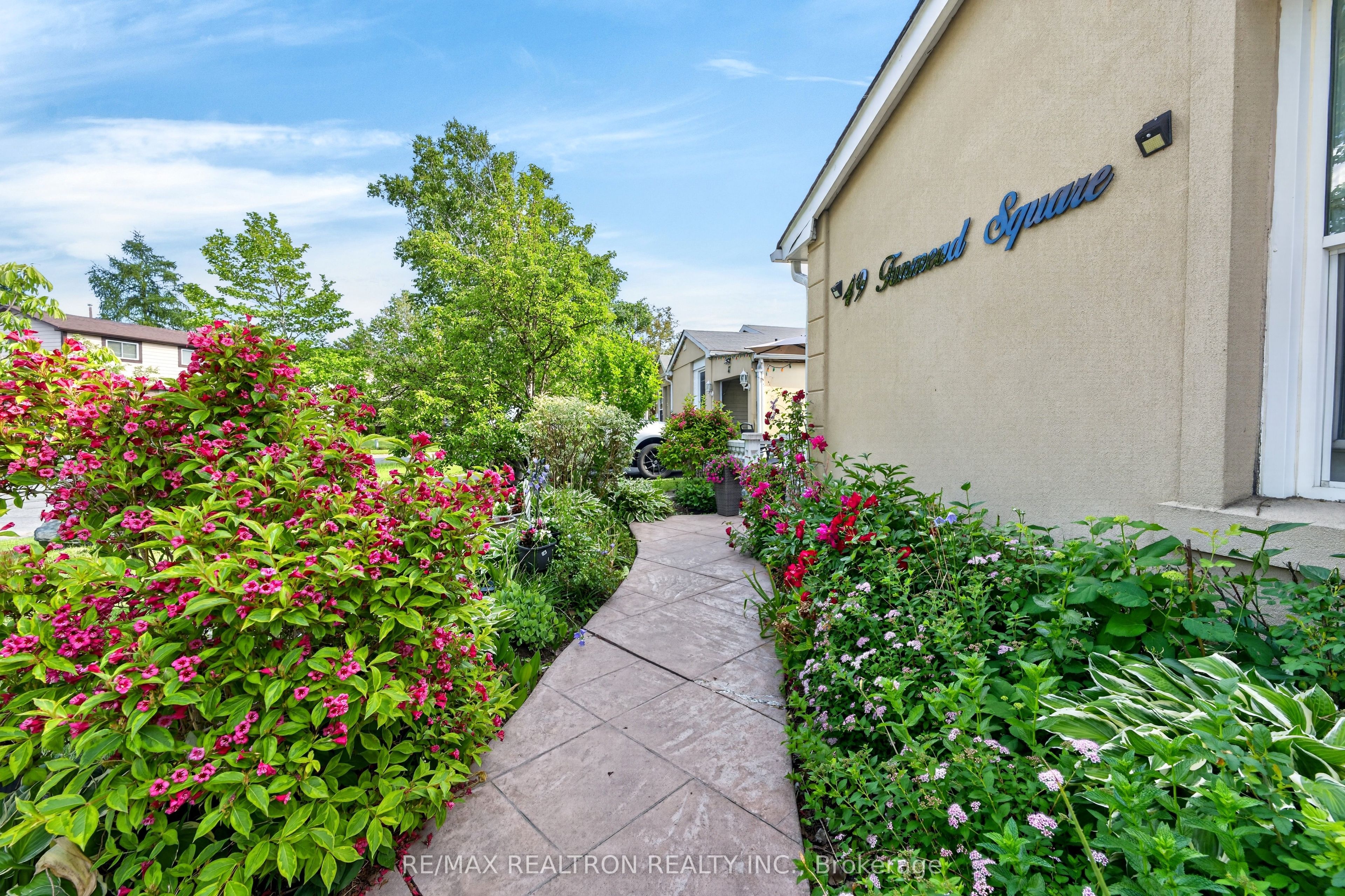 49 Tunmead Square Property Photo 6