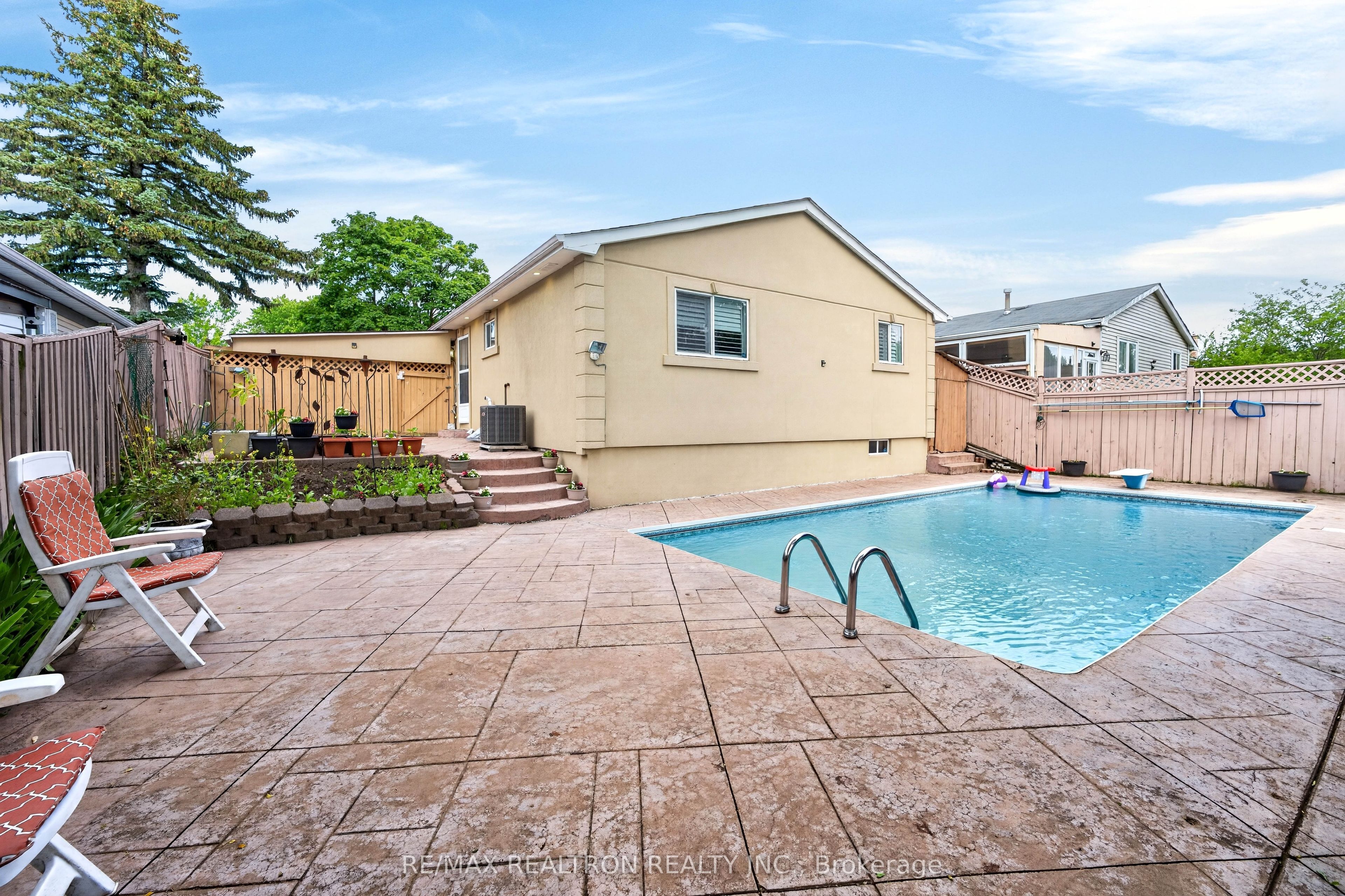 49 Tunmead Square Property Photo 45