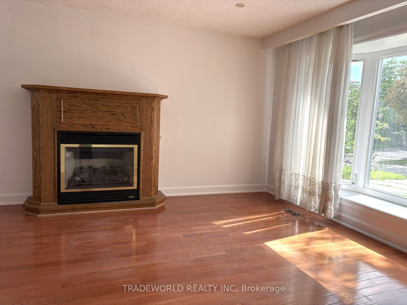 54 Bridley Drive Main Floor Property Photo 3