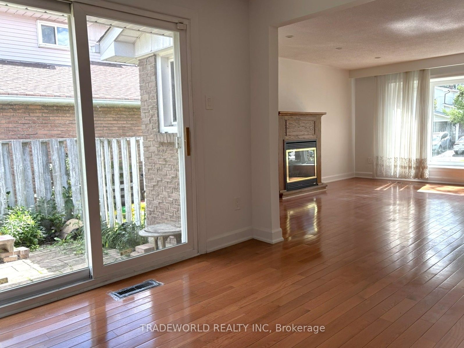 54 Bridley Drive Main Floor Property Photo 4