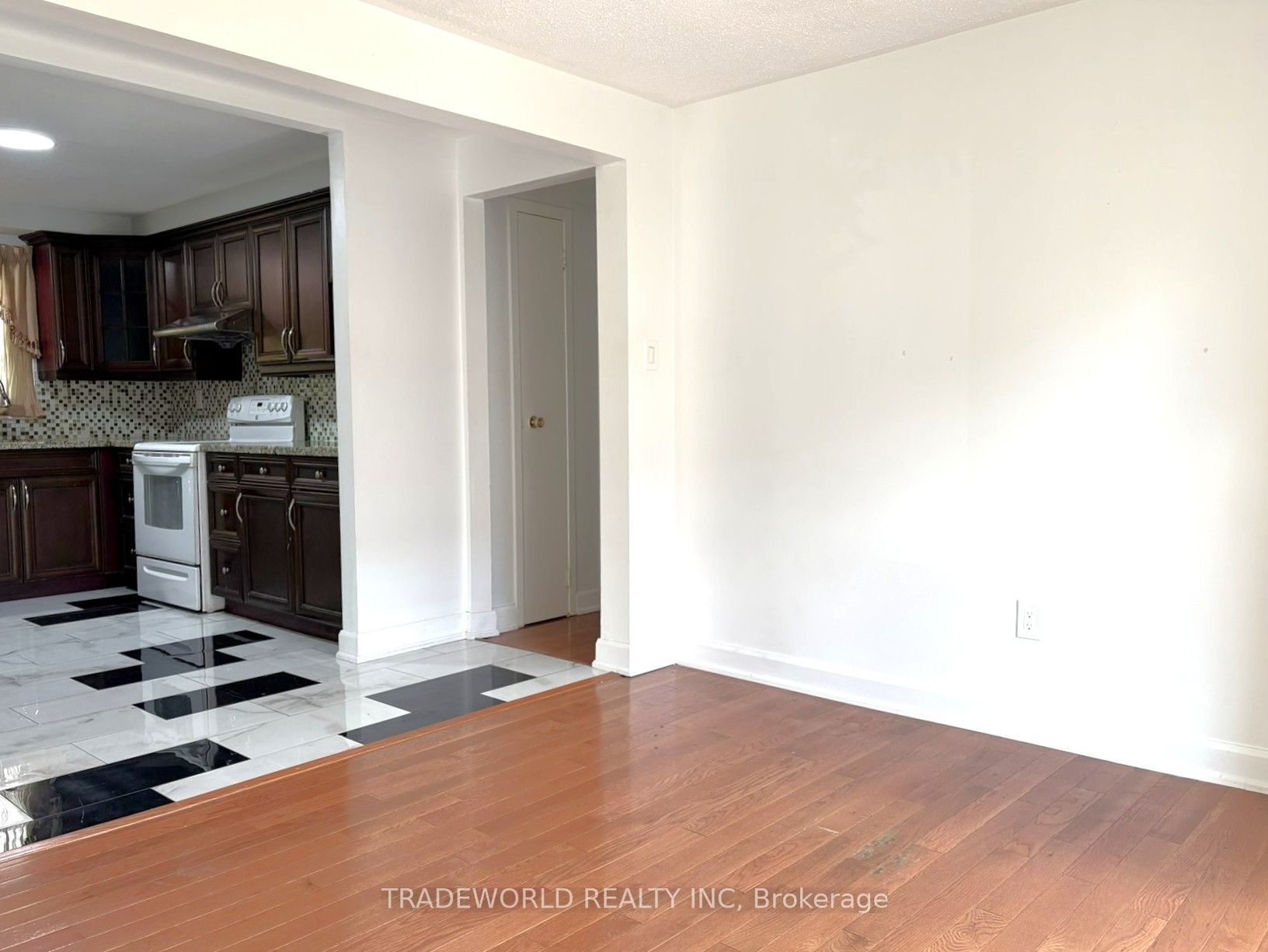 54 Bridley Drive Main Floor Property Photo 6