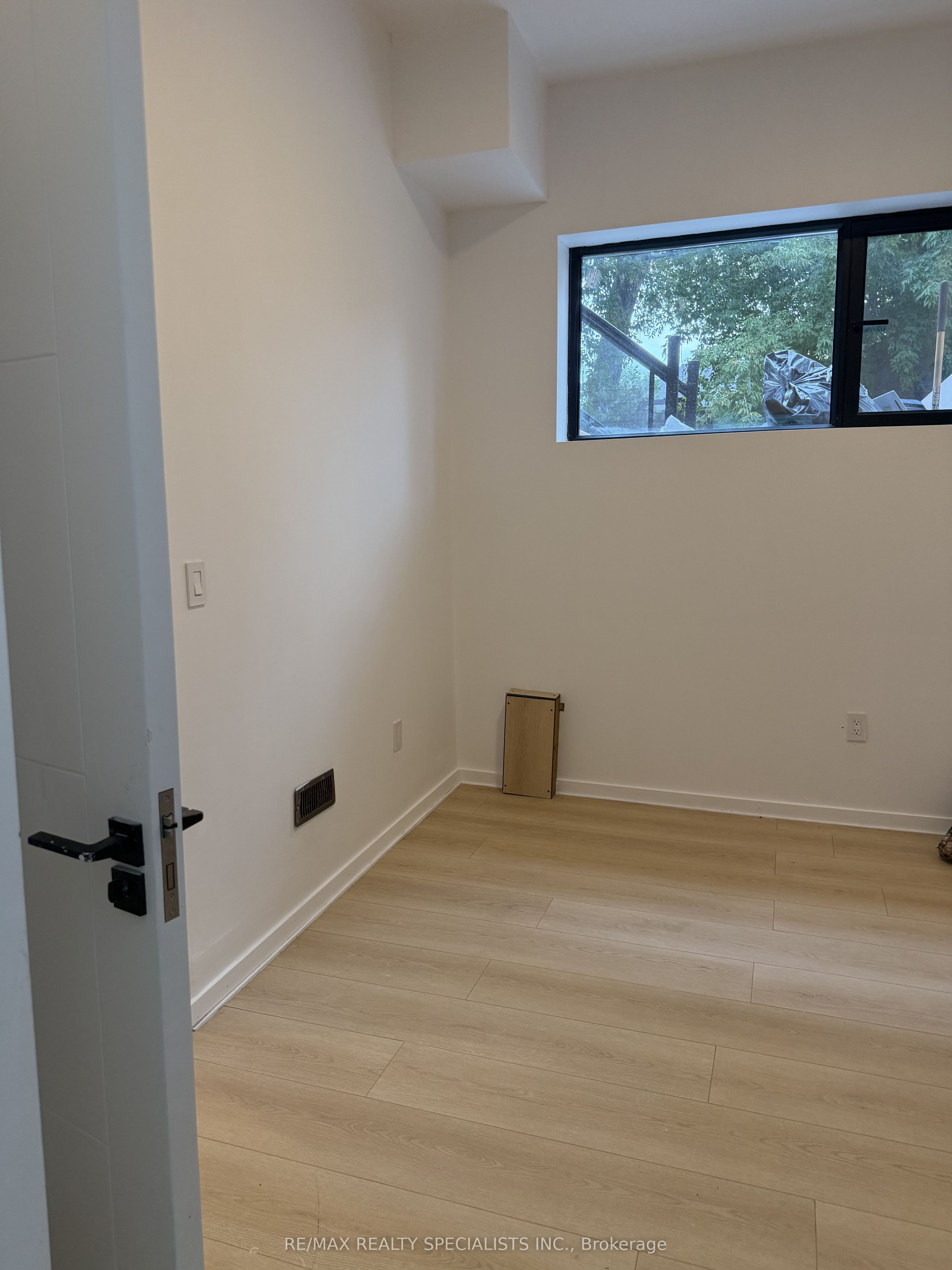65 Bexhill Avenue Basement Property Photo 17