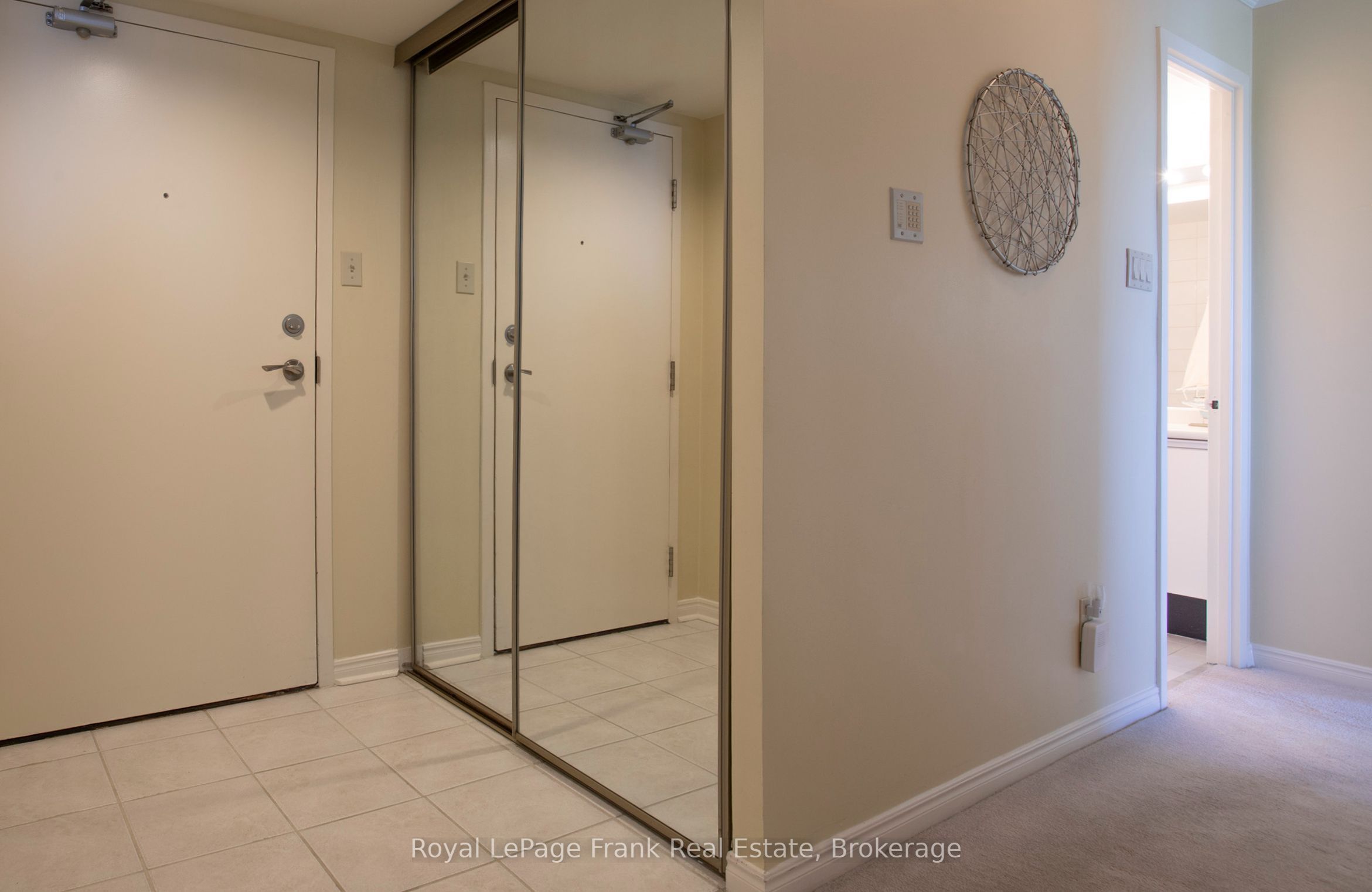 360 Watson Street W 1103 Property Photo 4