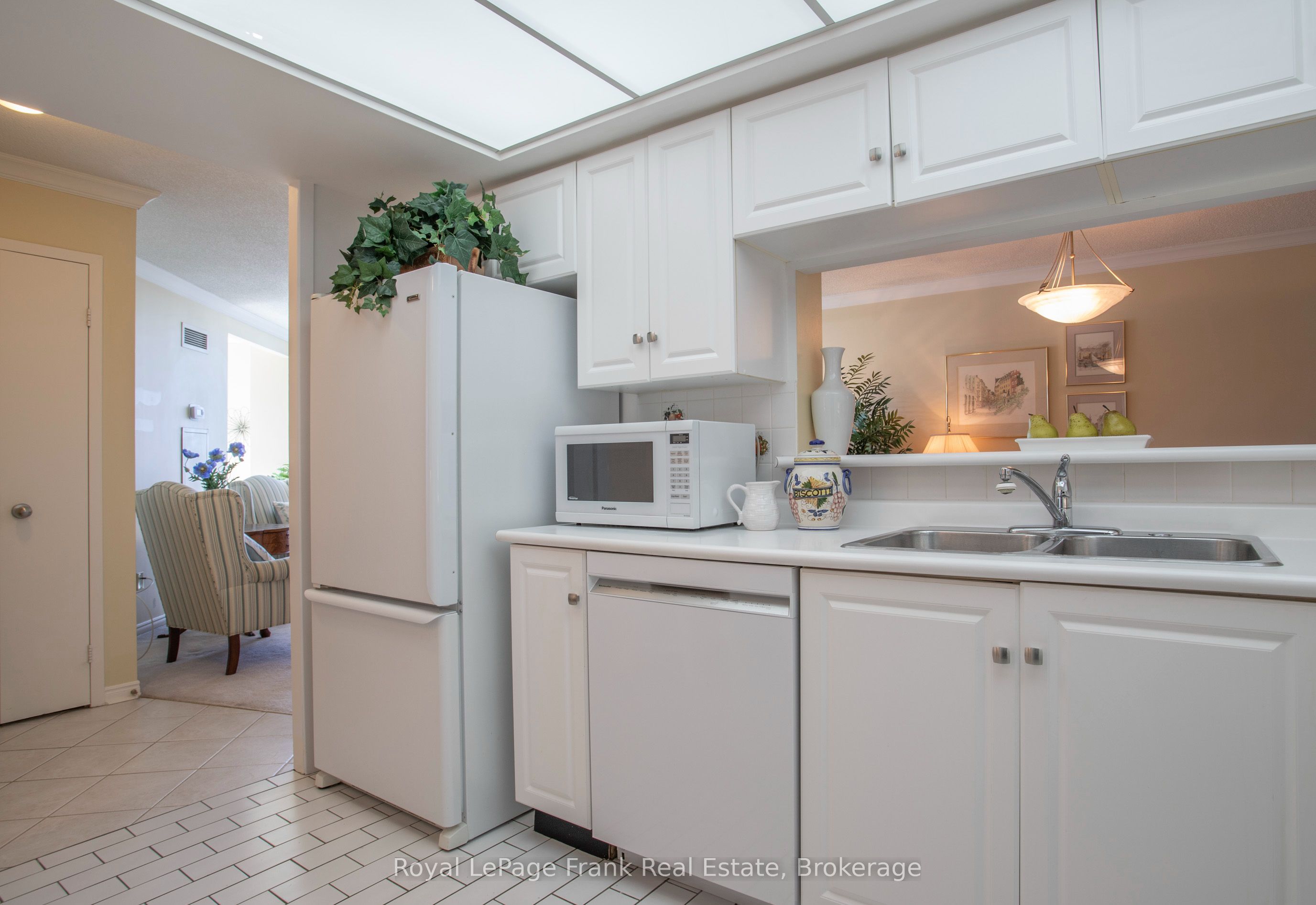 360 Watson Street W 1103 Property Photo 15