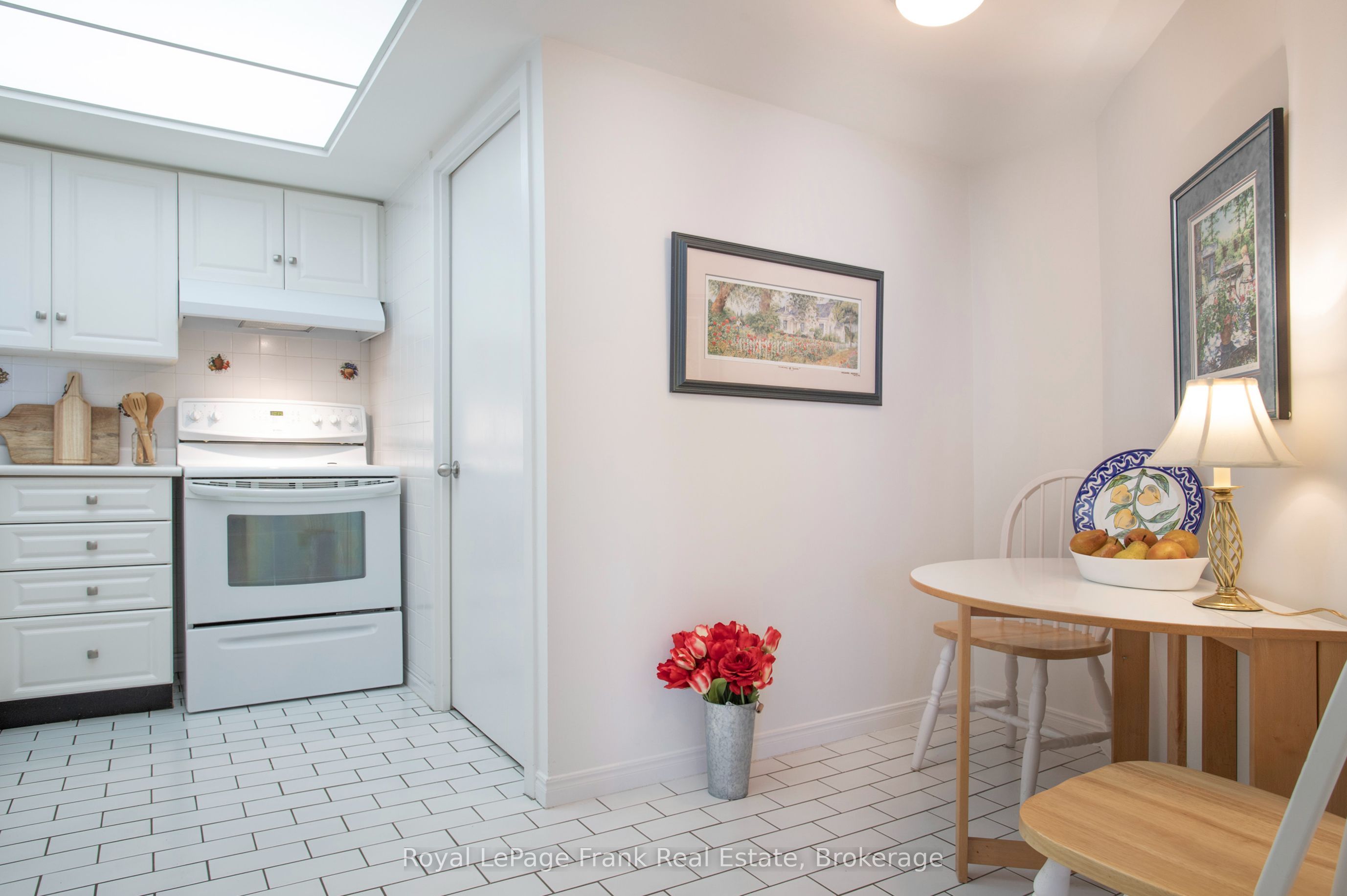 360 Watson Street W 1103 Property Photo 17