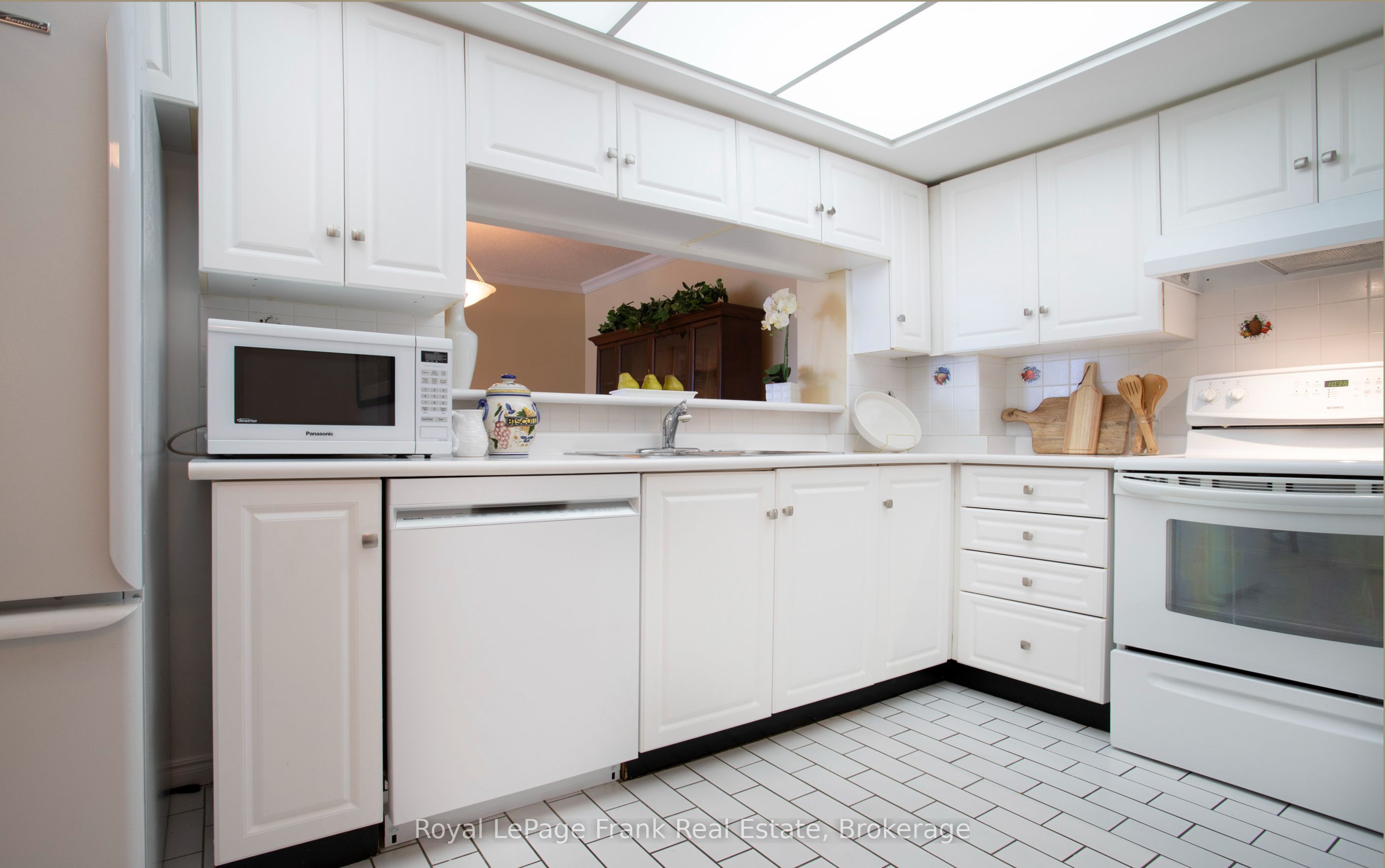 360 Watson Street W 1103 Property Photo 18